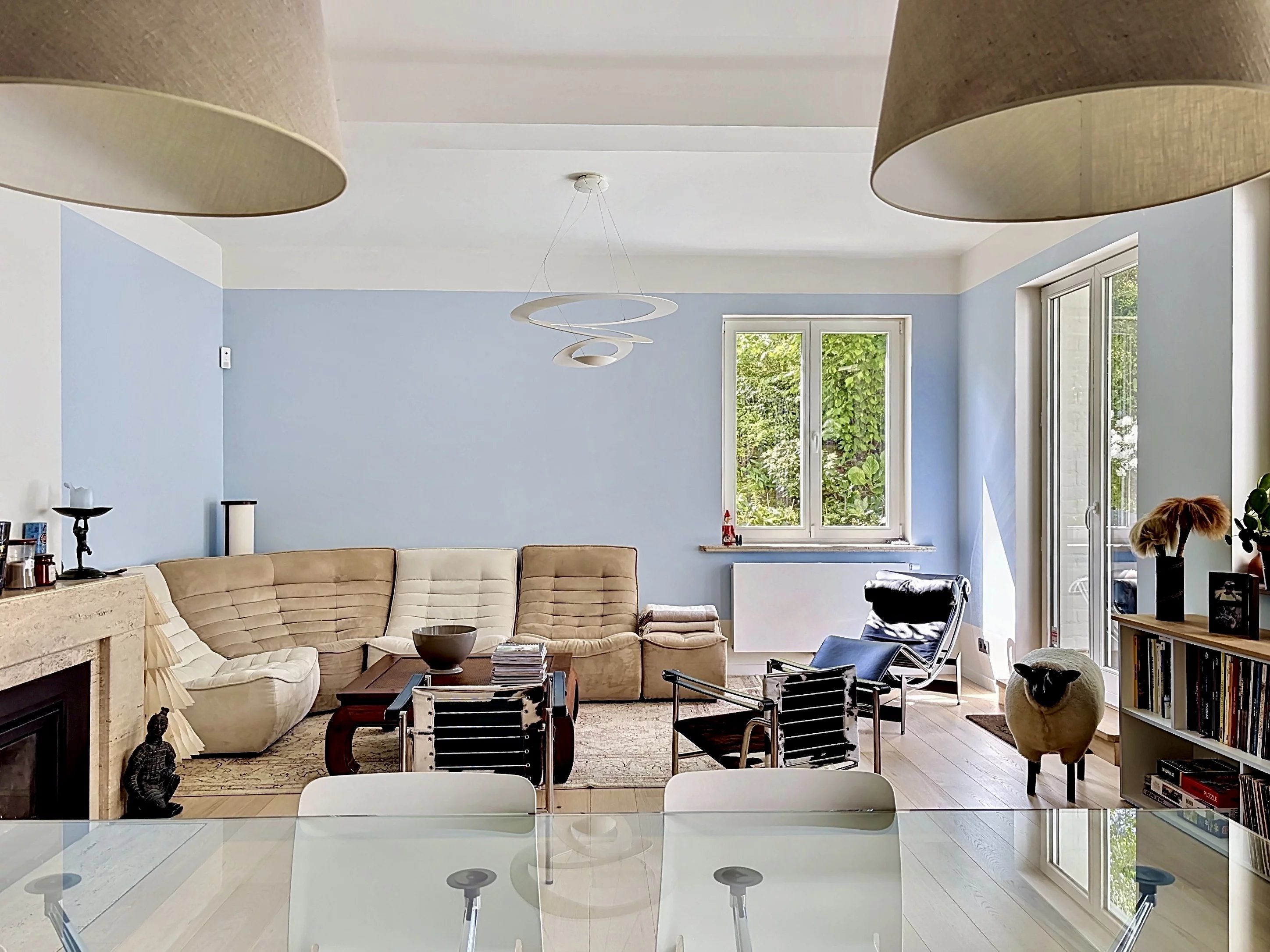 Observatory Neighborhood, a 3-facade house fully renovated on a 350m2 south-facing plot.