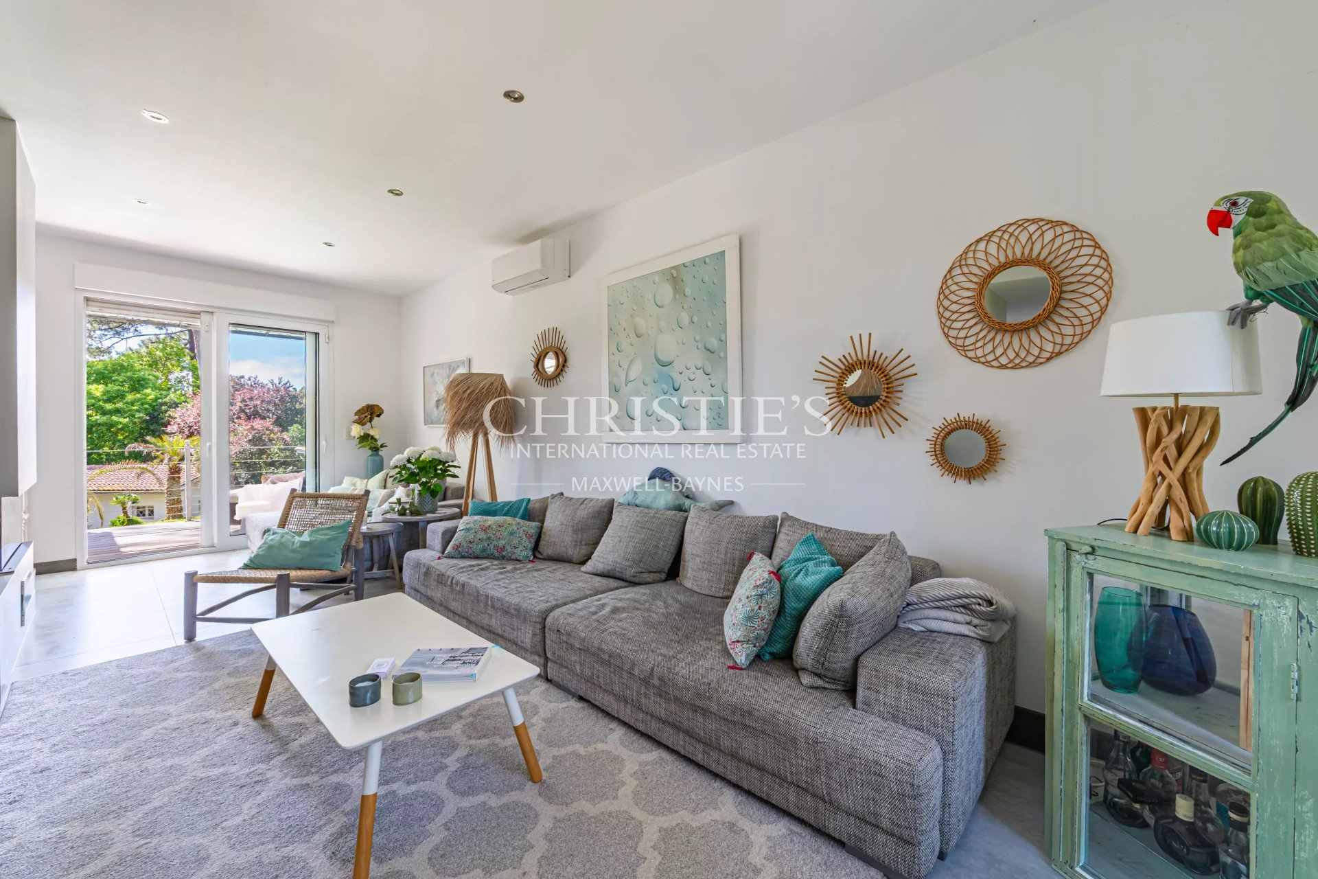 5 Bedroom Villa/Townhouse's Image 4