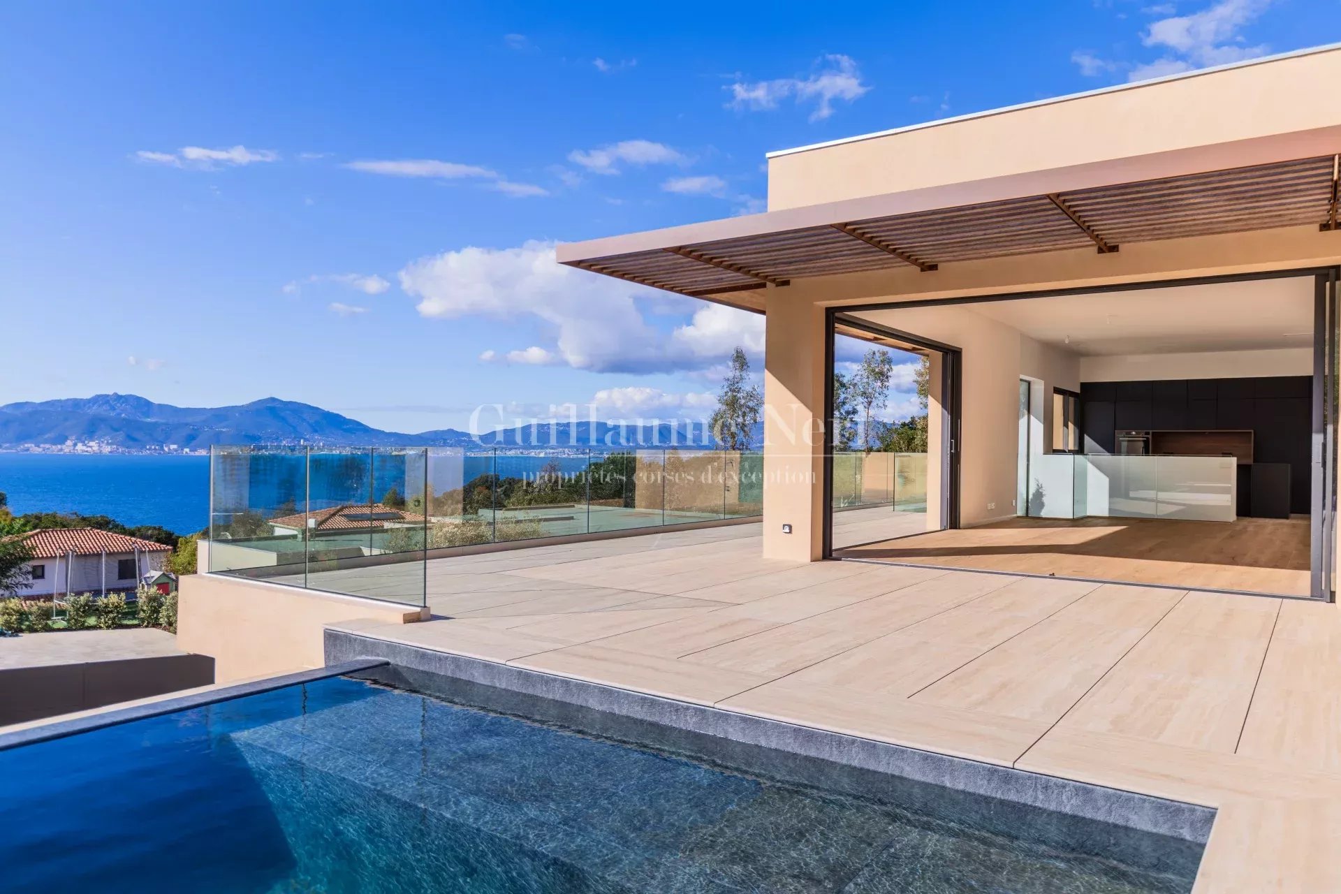 Villa Thaïs // Entre mer et maquis