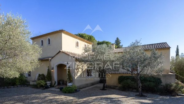 Elegant Property in a Sought-After Area of Montauroux — photo 1