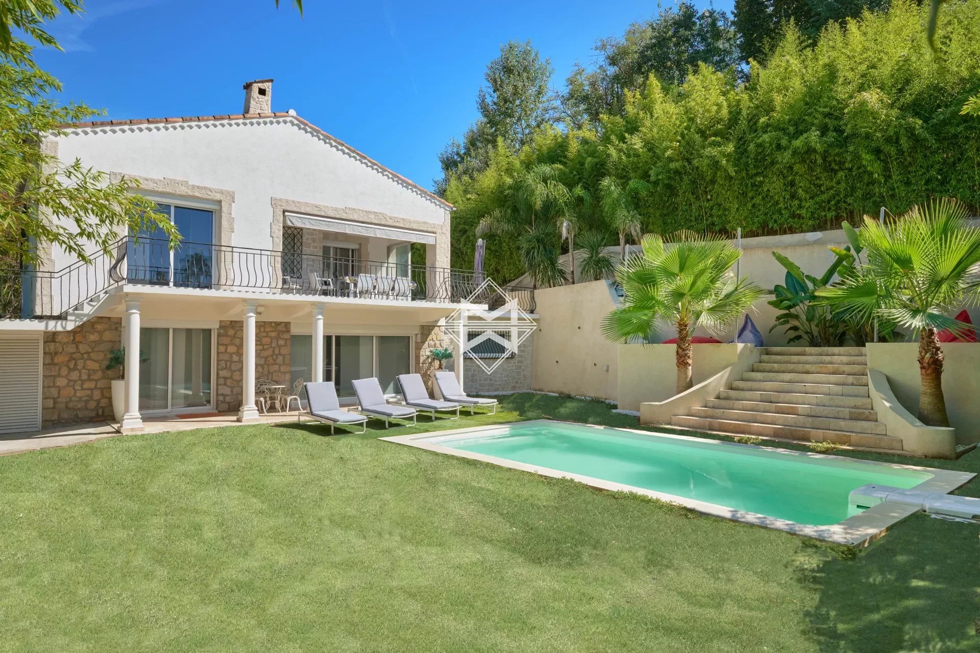 06400 CANNES VILLA