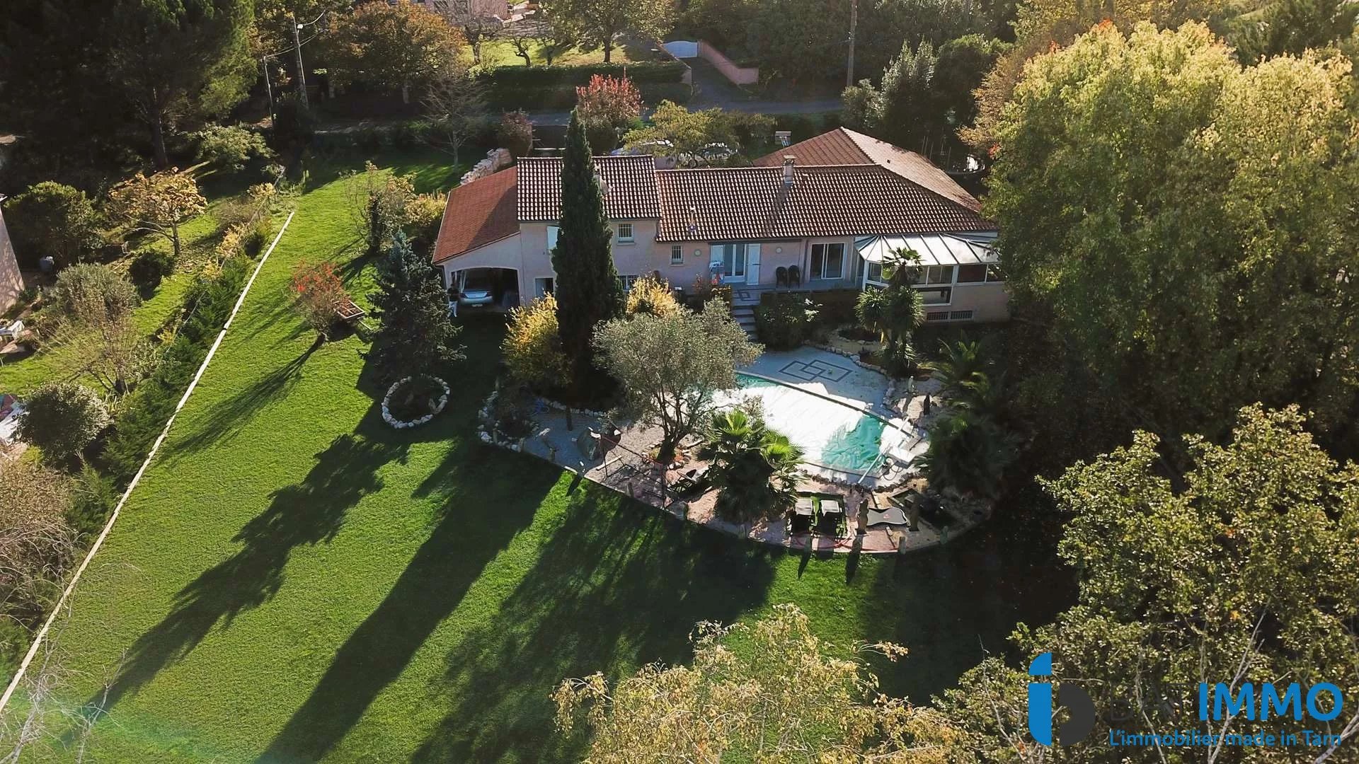 Grande Maison Familiale avec Piscine et Salle de Cinéma