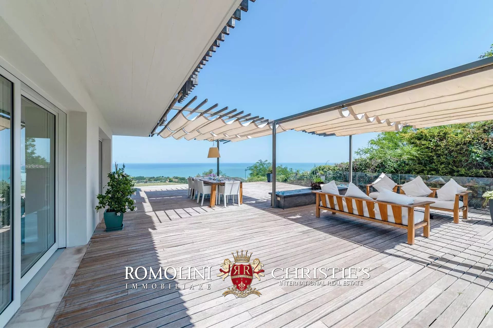 6 Bedroom Villa/Townhouse's Image 26
