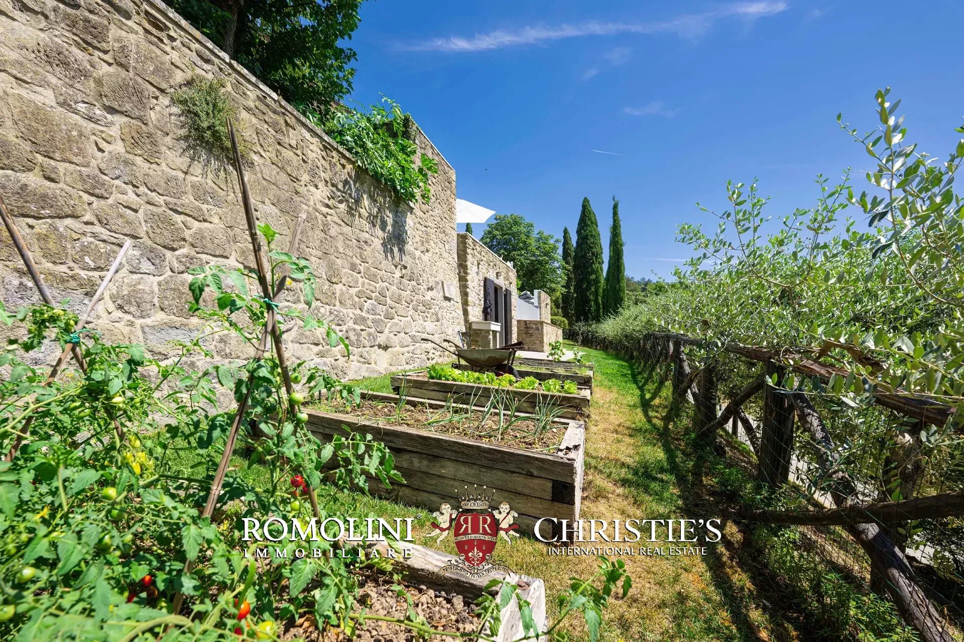 6 Bedroom Villa/Townhouse's Image 19