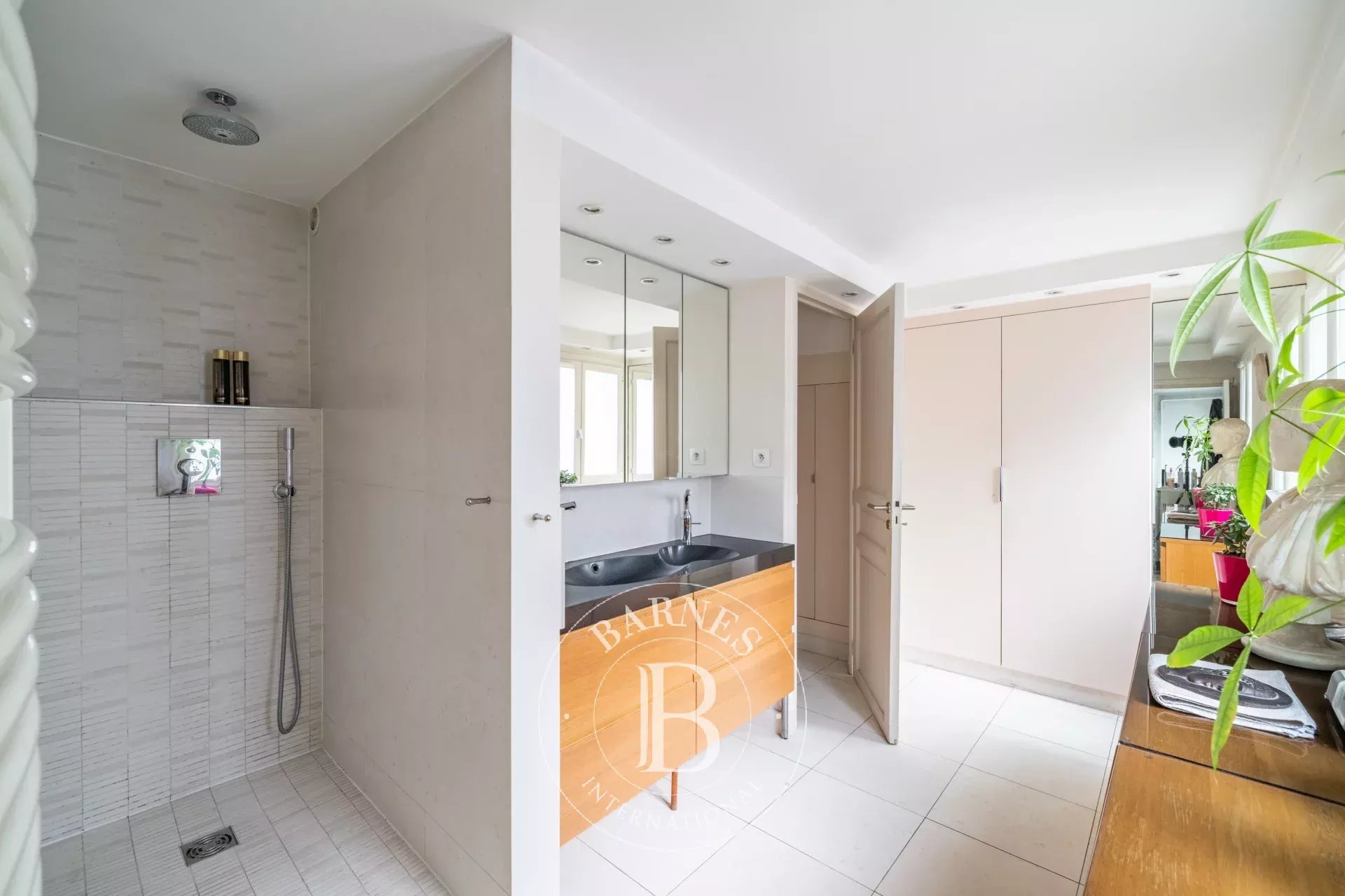 Daire Paris 4ème - picture 11