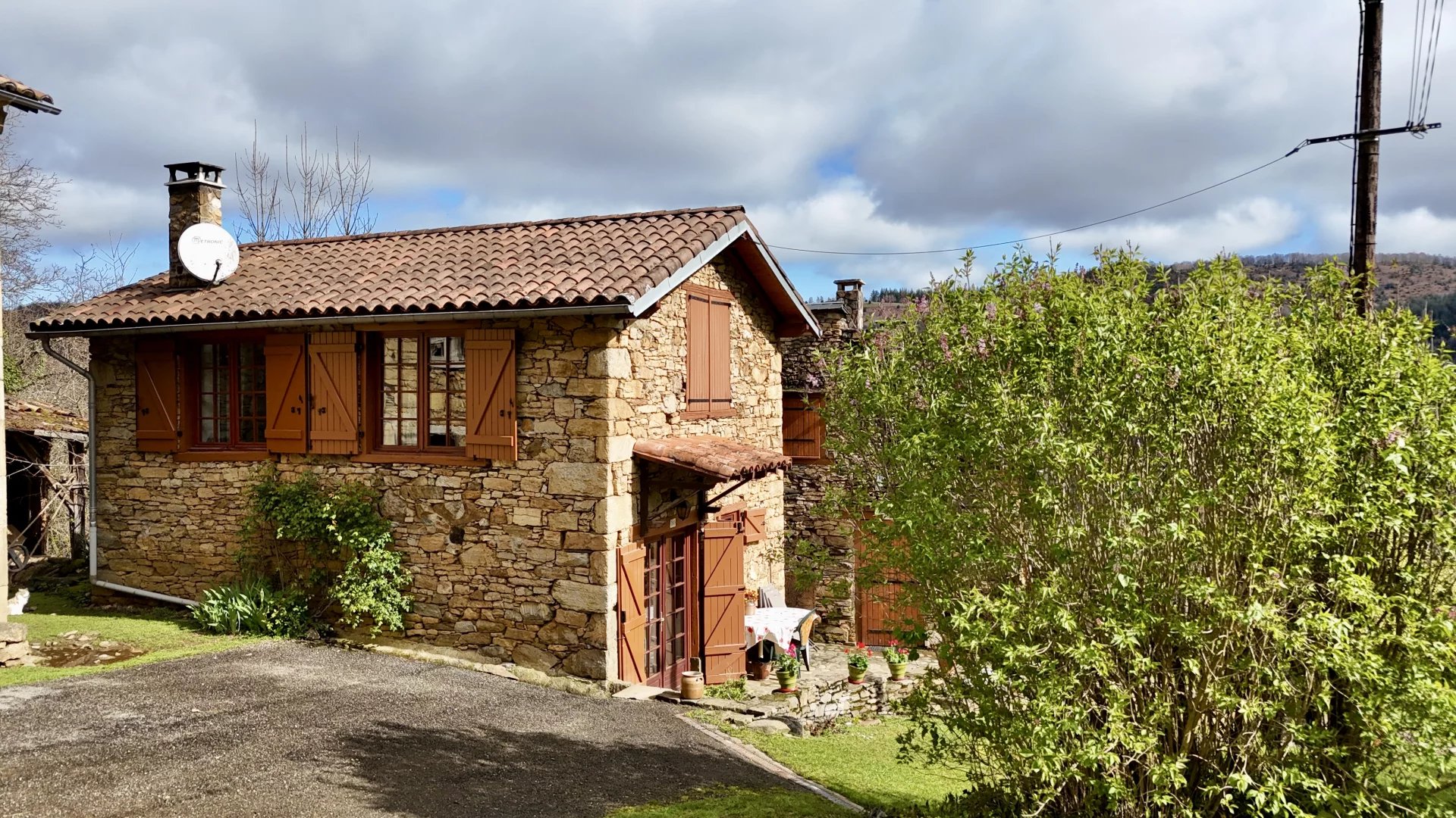 Coquette maison en pierre