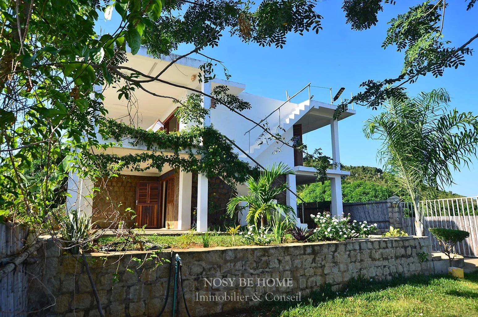 Jolie maison R+1 avec vue panoramique à Andilana