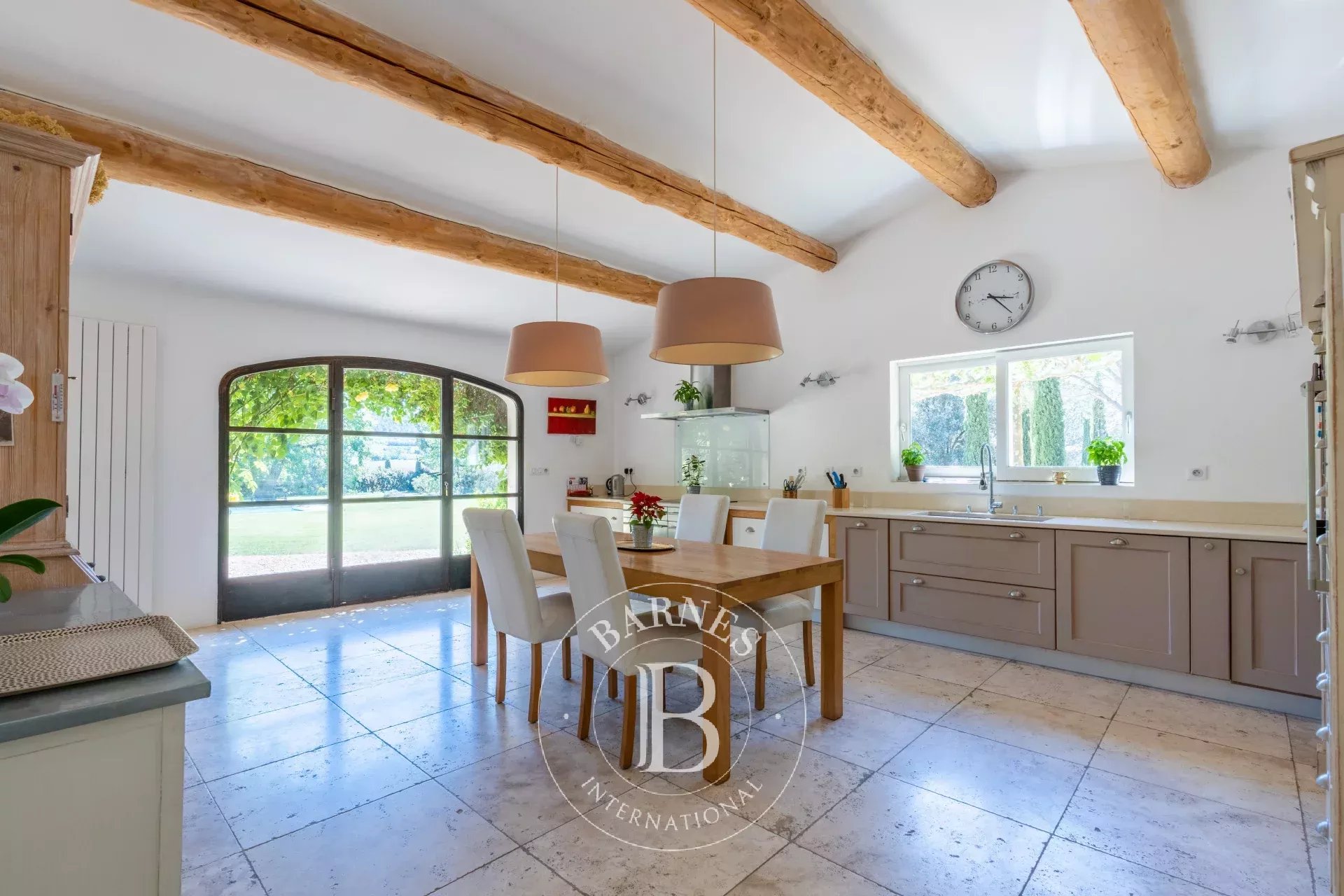 LOURMARIN - PROPERTY - 5 BEDROOMS - SWIMMING POOL - PARK OF 6.5 HA - picture 8