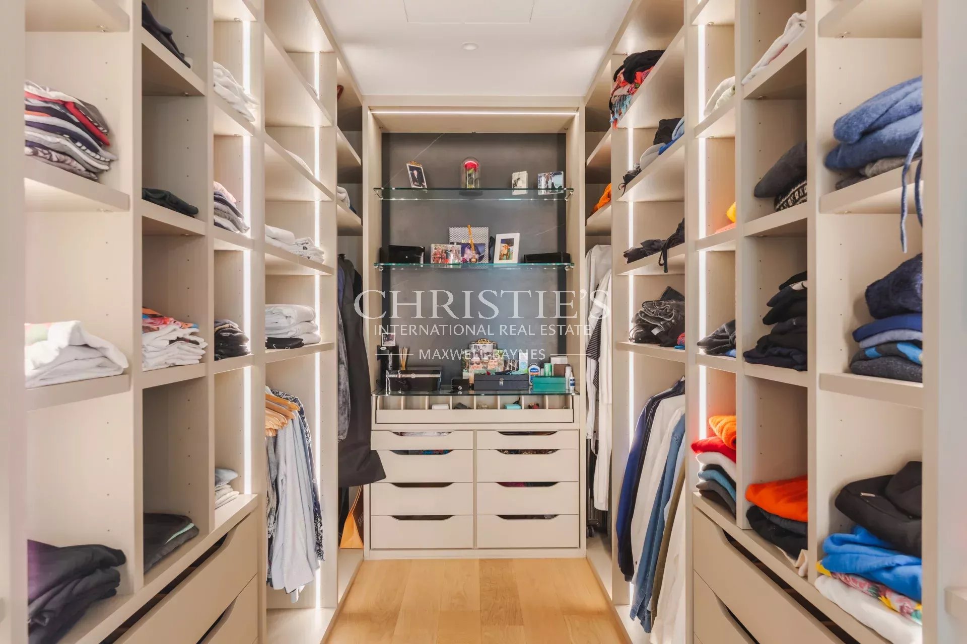 4 Bedroom Villa/Townhouse's Image 16
