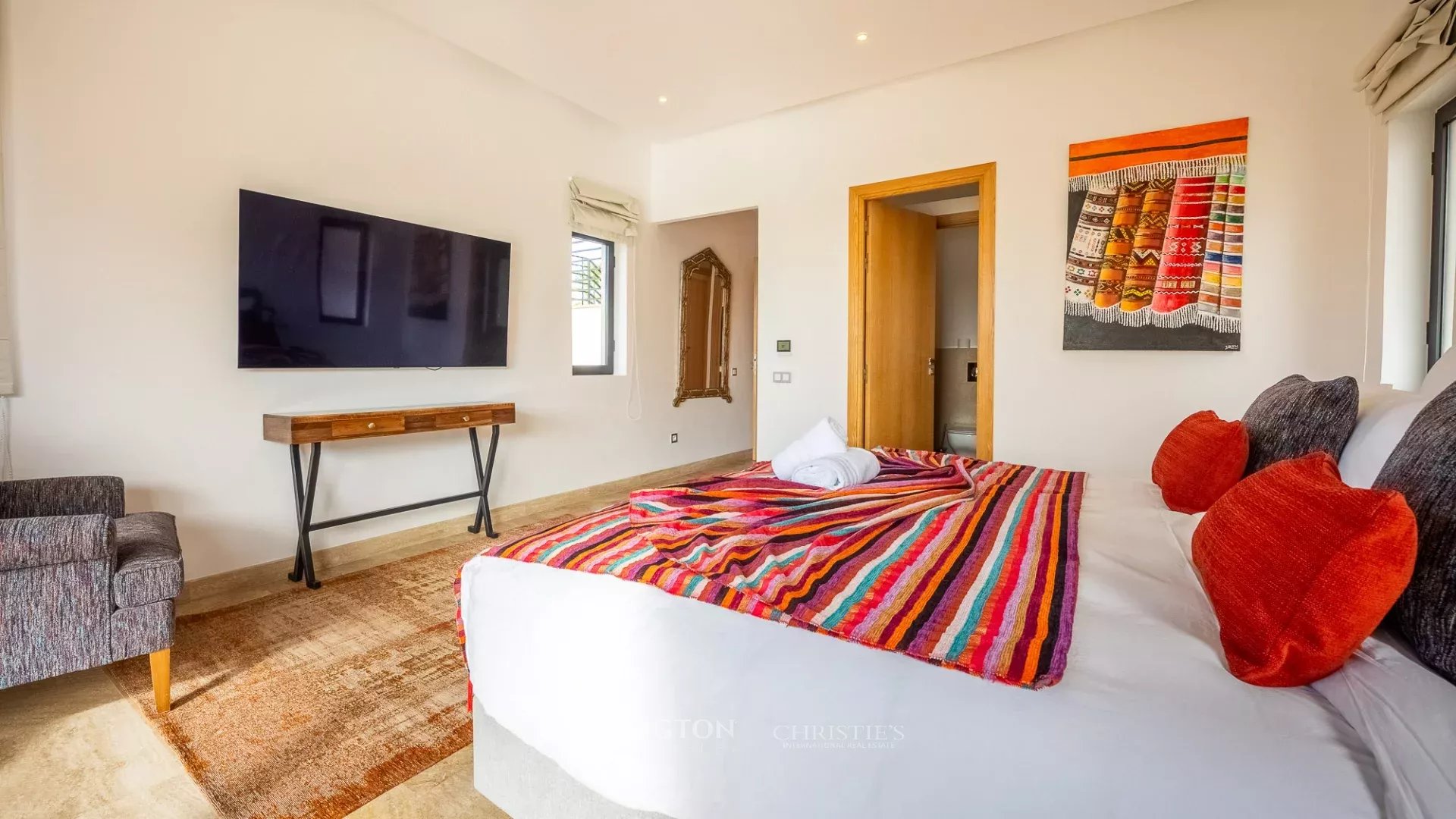 6 Bedroom Villa/Townhouse's Image 29
