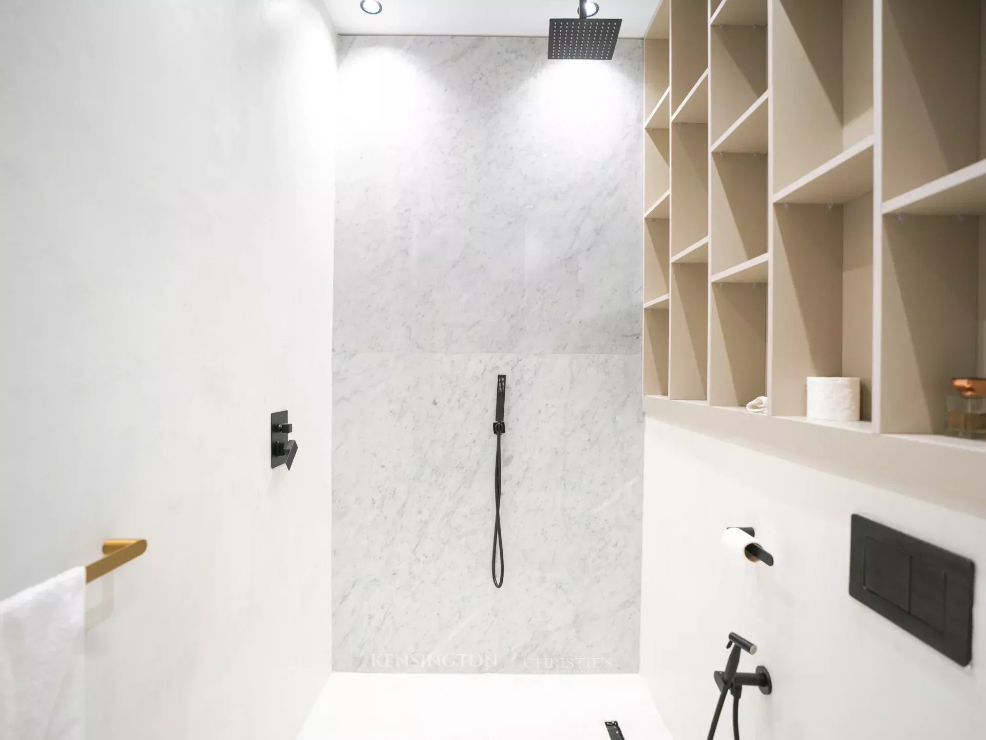 4 Bedroom Villa/Townhouse's Image 43