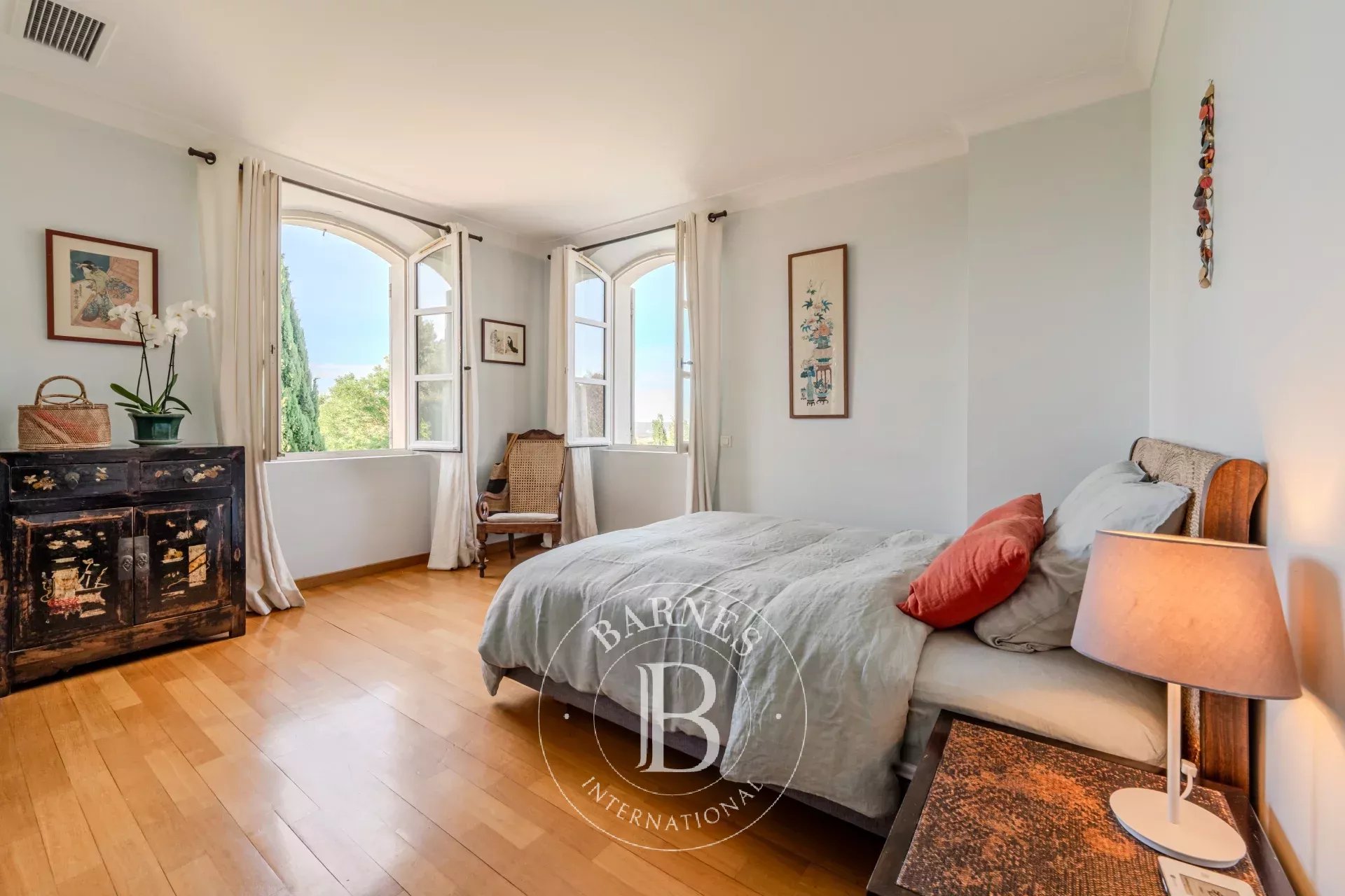 AIX-EN-PROVENCE – BASTIDE 3,767 SQ FT – 75,347 SQ FT GROUNDS – SALT POOL – INDEPENDENT APARTMENT - picture 11