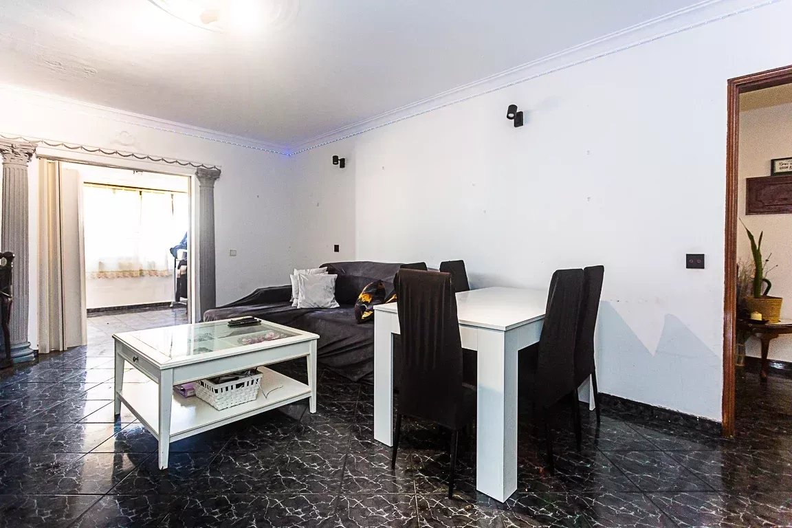 2 Bedroom Apartment in Olhão with Balcony and Covered Terrace | Prime Location 86879591 image 9