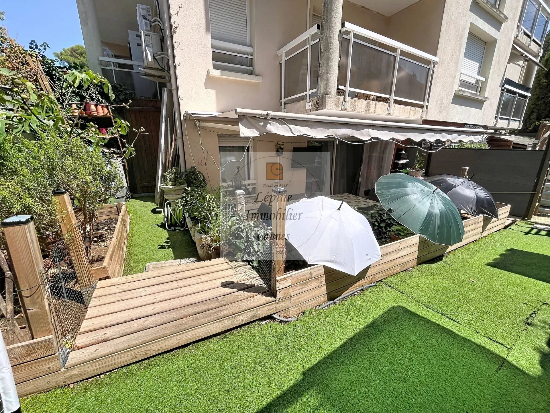 Vendu Loué !!!! 2P de 49m², terrasse et jardin 40m², 2 parkings et cave,