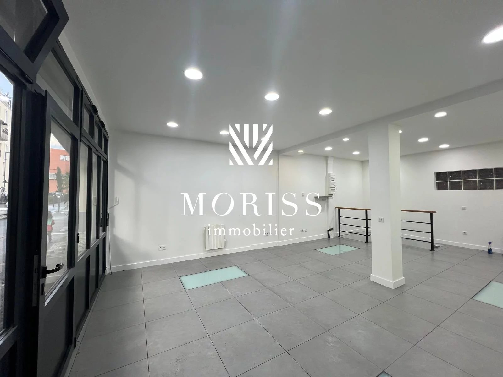 LOCAL COMMERCIAL / MONTREUIL - Image Array