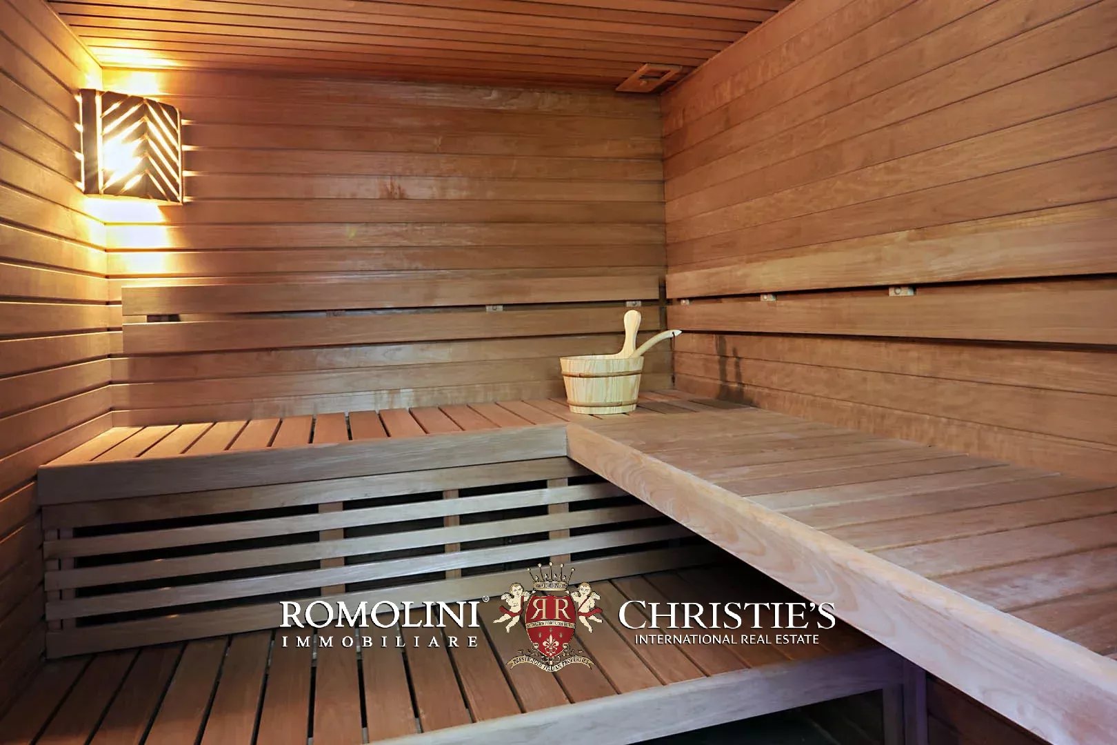 15 Bedroom Vineyard's Image 46