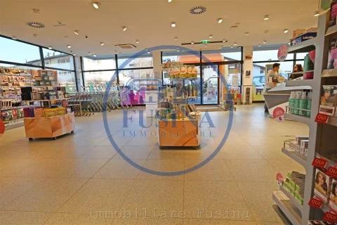 Negozio---Locale-commerciale-in-vendita---Brunico-4