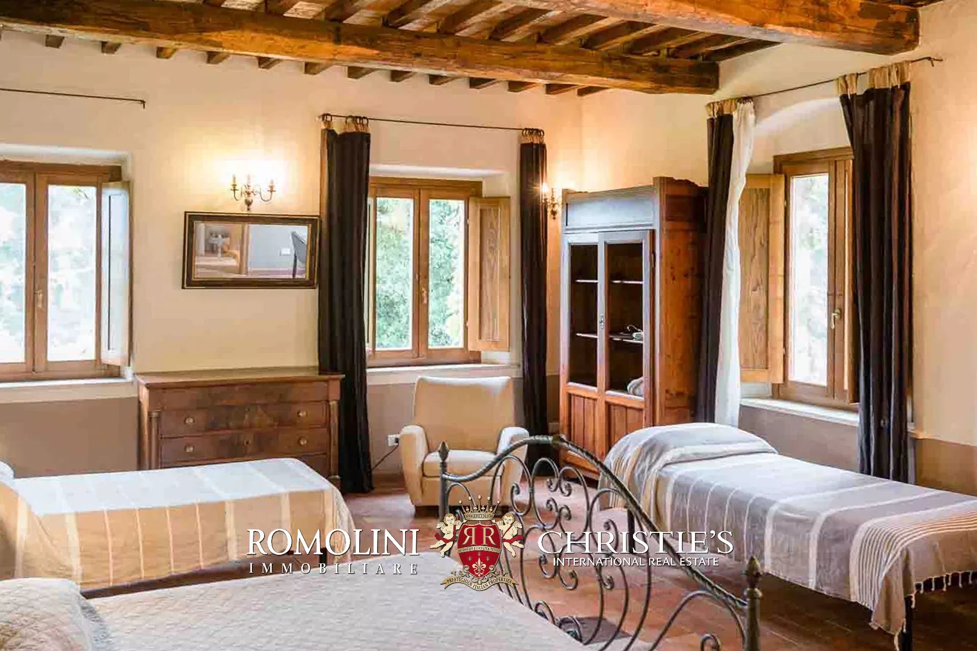 12 Bedroom Villa/Townhouse's Image 31