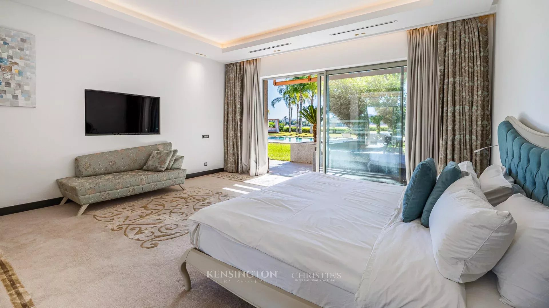 6 Bedroom Villa/Townhouse's Image 30