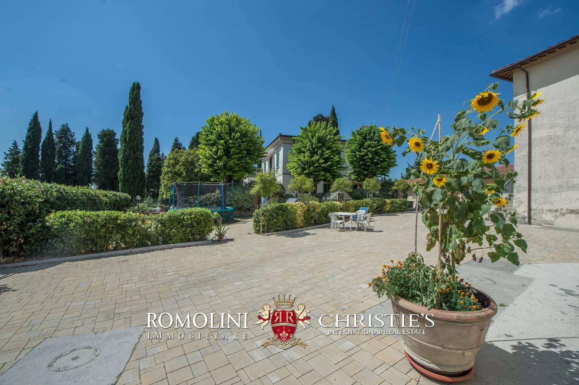 5 Bedroom Vineyard's Image 20
