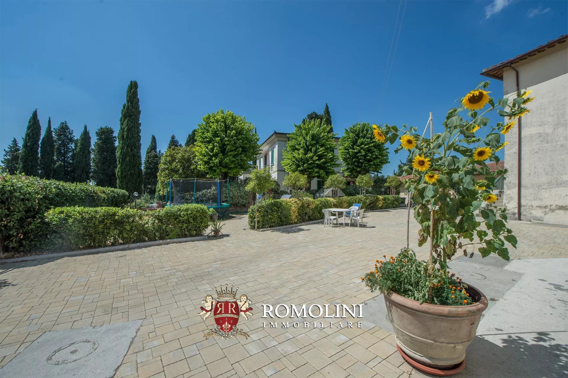 5 Bedroom Vineyard's Image 20