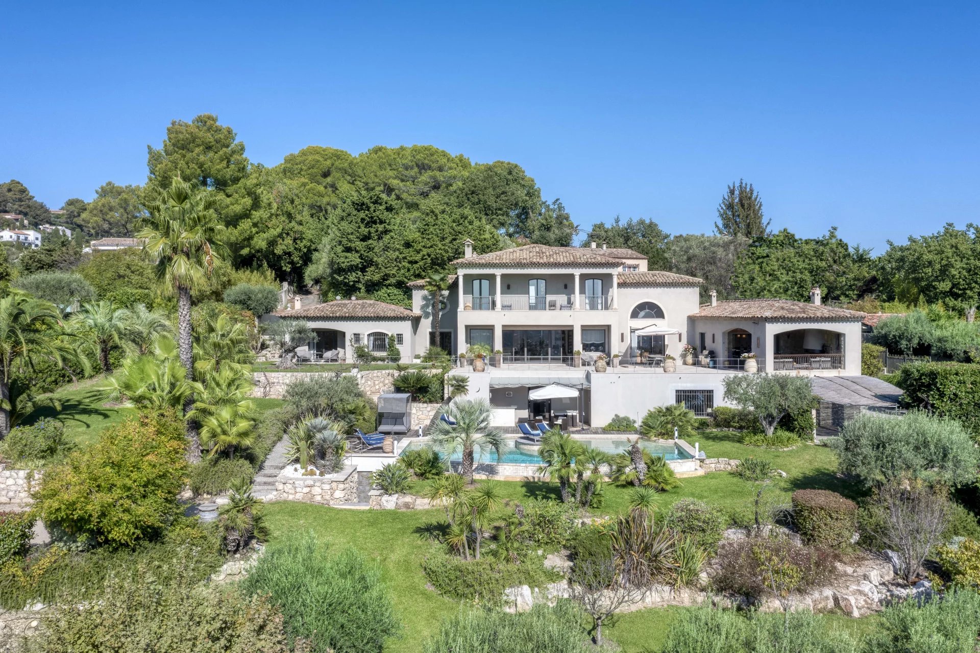 MOUGINS - SPLENDID SEA AND HILLS VIEW