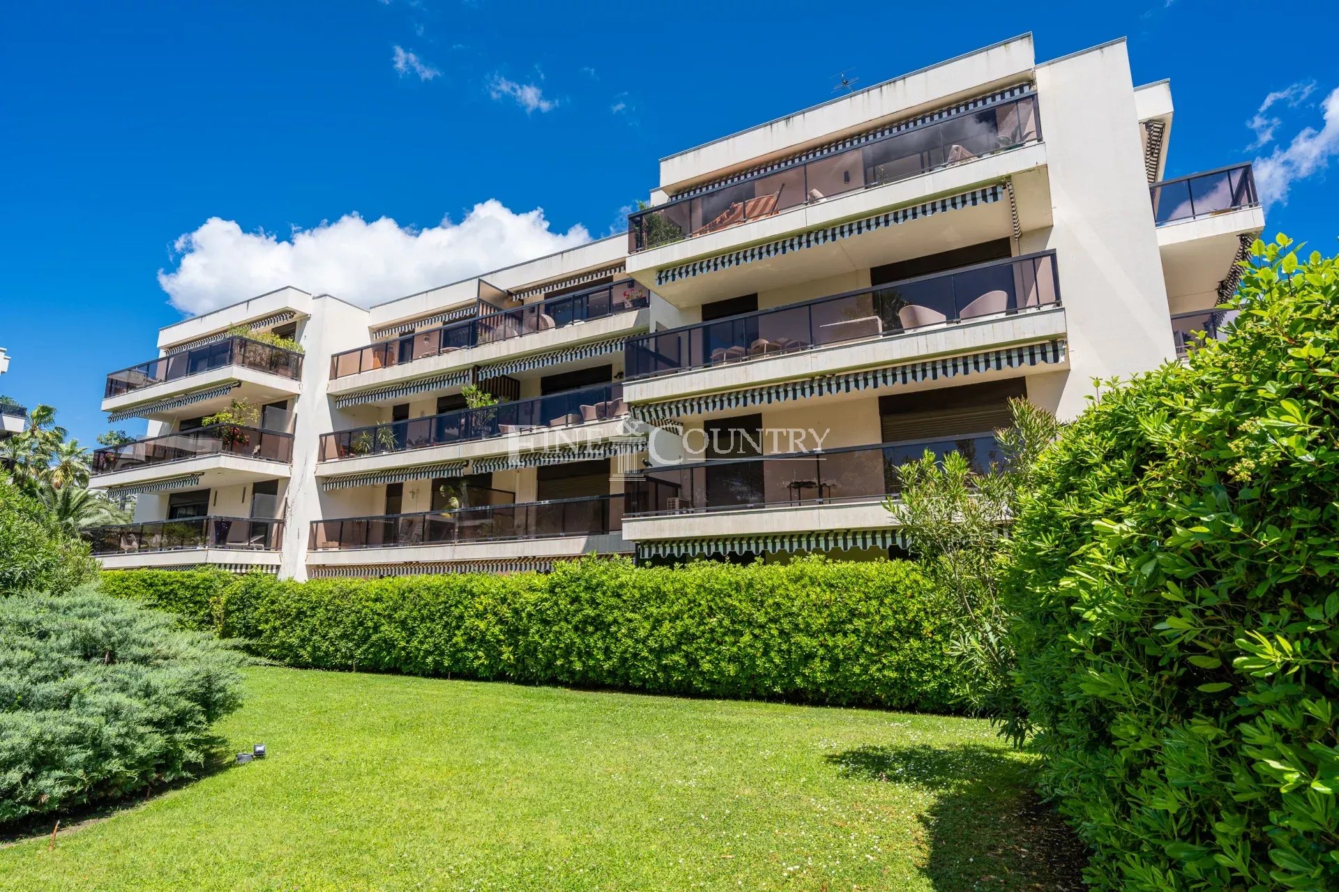 Photo of Apartment for sale in Cannes with pool and tennis