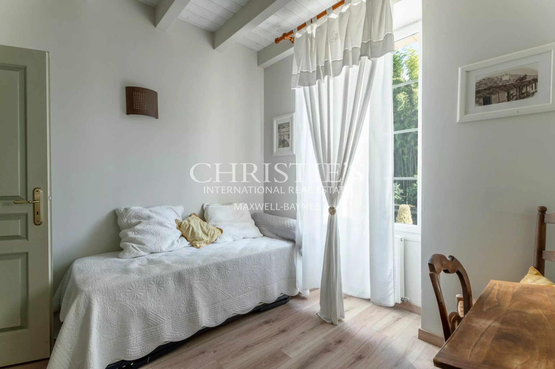13 Bedroom Villa/Townhouse's Image 13