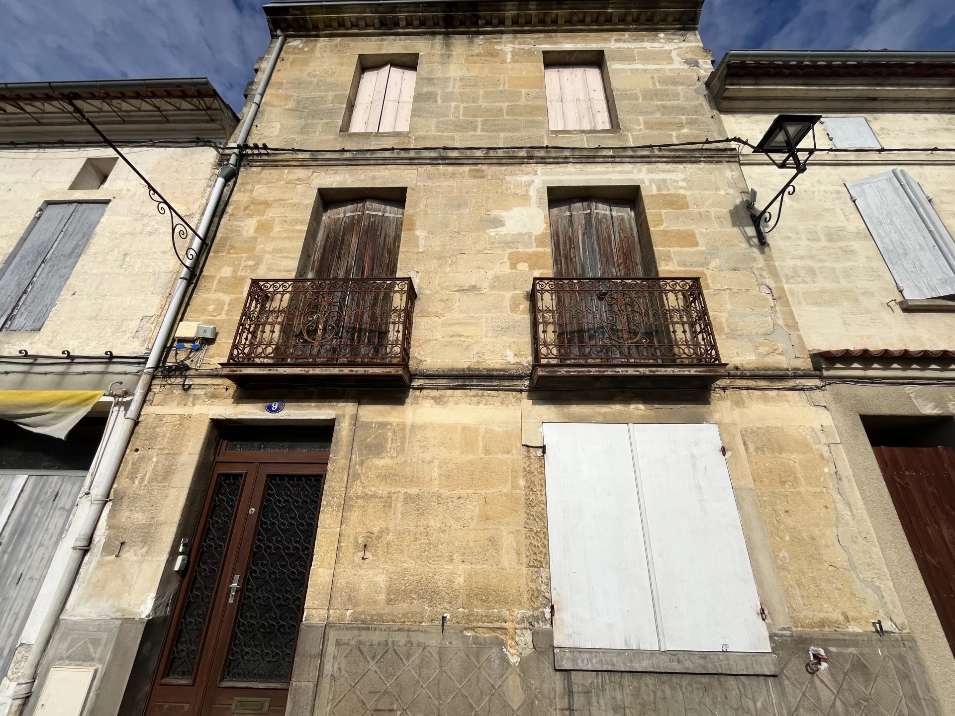 Castillon la Bataille: Maison de ville avec terrasse.