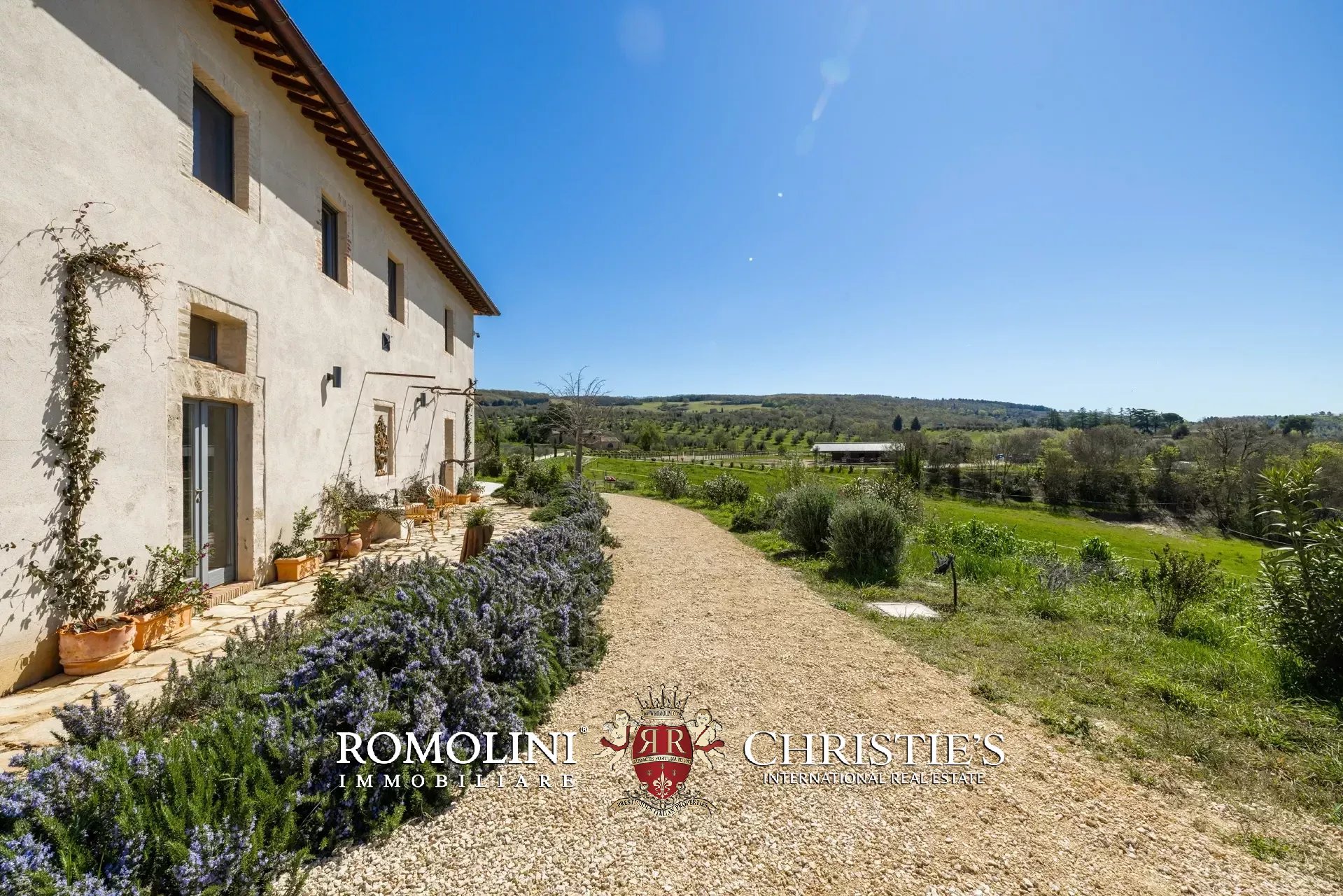 6 Bedroom Villa/Townhouse's Image 33
