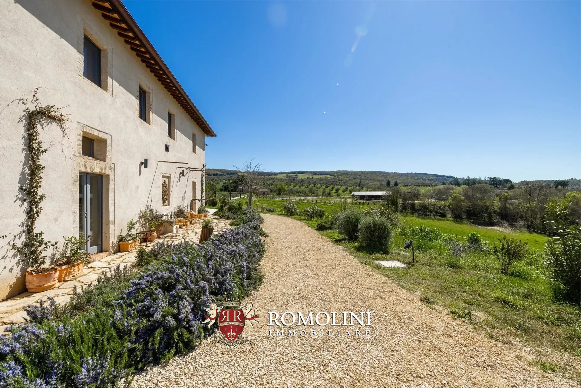 6 Bedroom Villa/Townhouse's Image 33