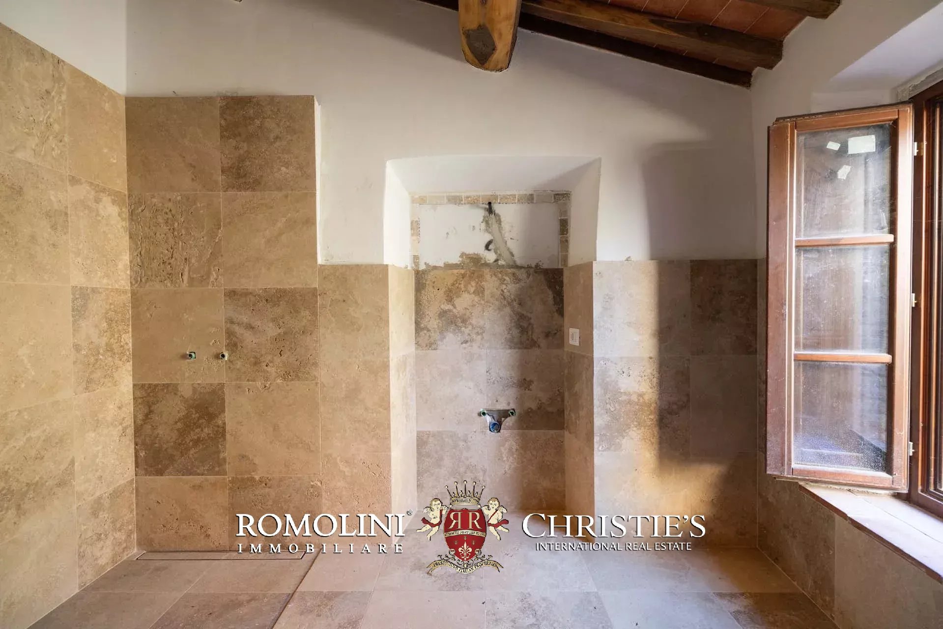 6 Bedroom Villa/Townhouse's Image 29