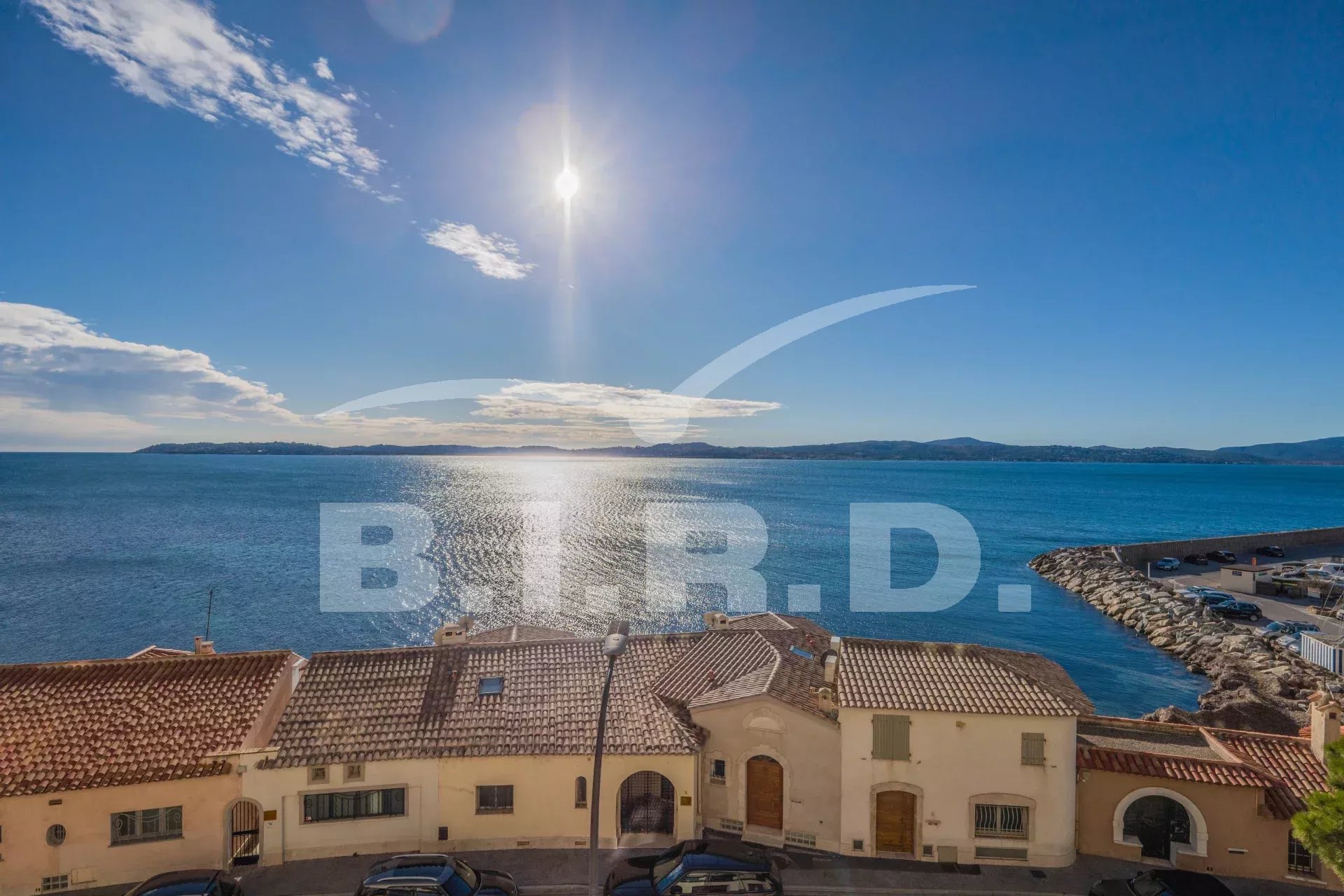 SAINTE MAXIME: Meerblick-Apartment mit Blick auf den Golf von Saint-Tropez.