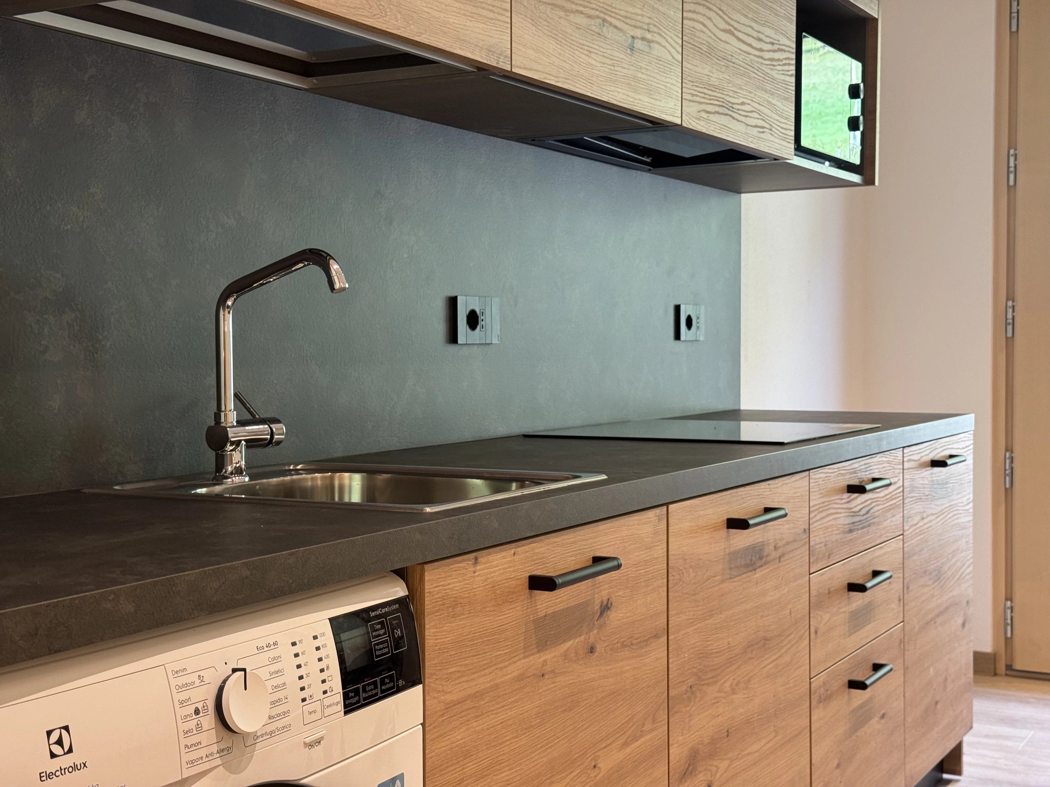 NEW STUDIO APARTMENT WITH PARKING SPACE — photo 4