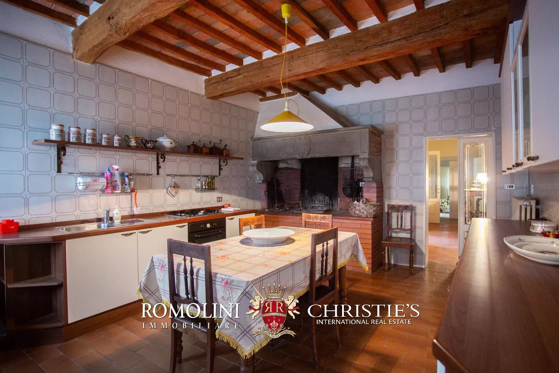 7 Bedroom Villa/Townhouse's Image 25