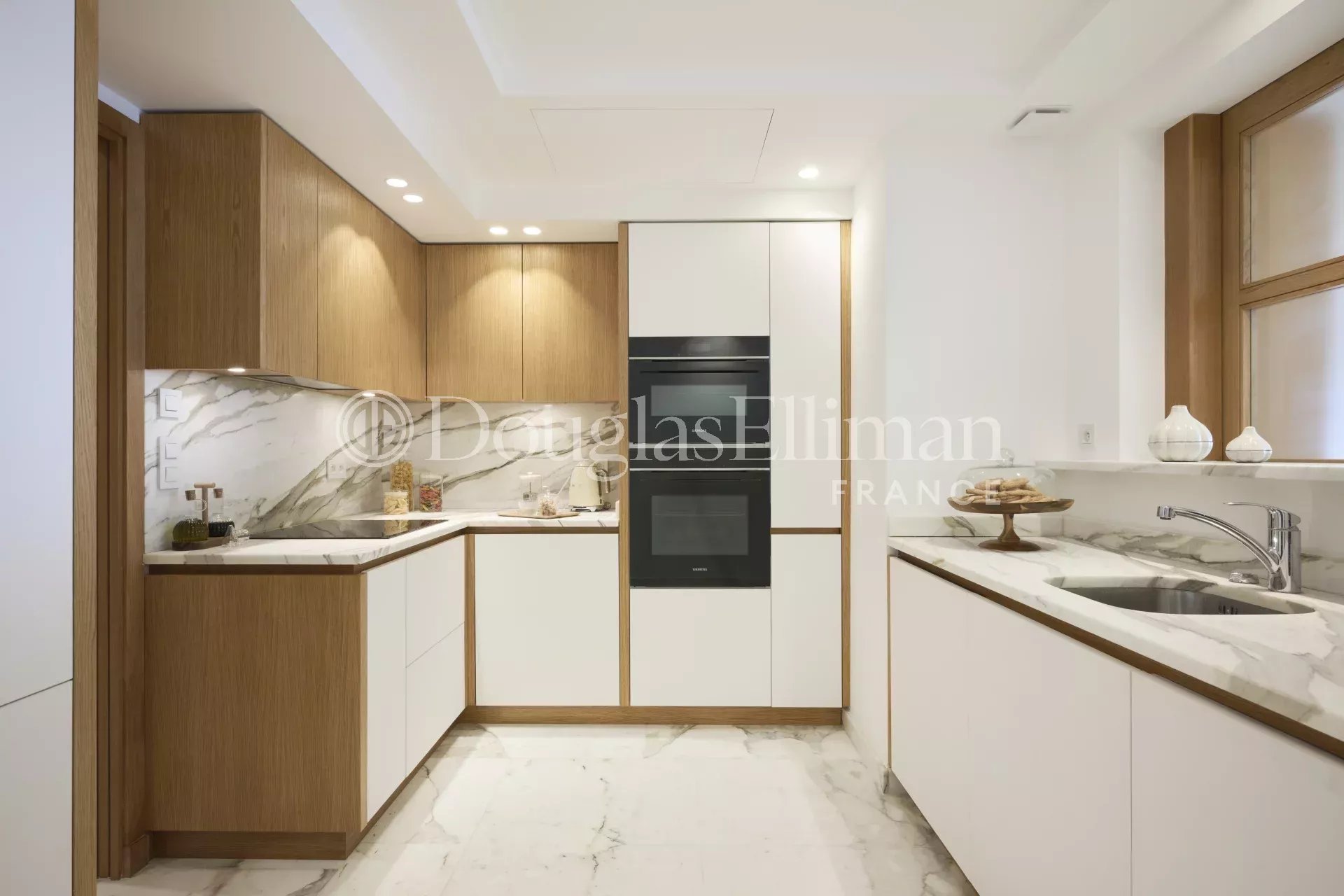 CANNES CROISETTE – 3 pièces rénové en étage élevé au Grand Hotel - Image nᵒ3