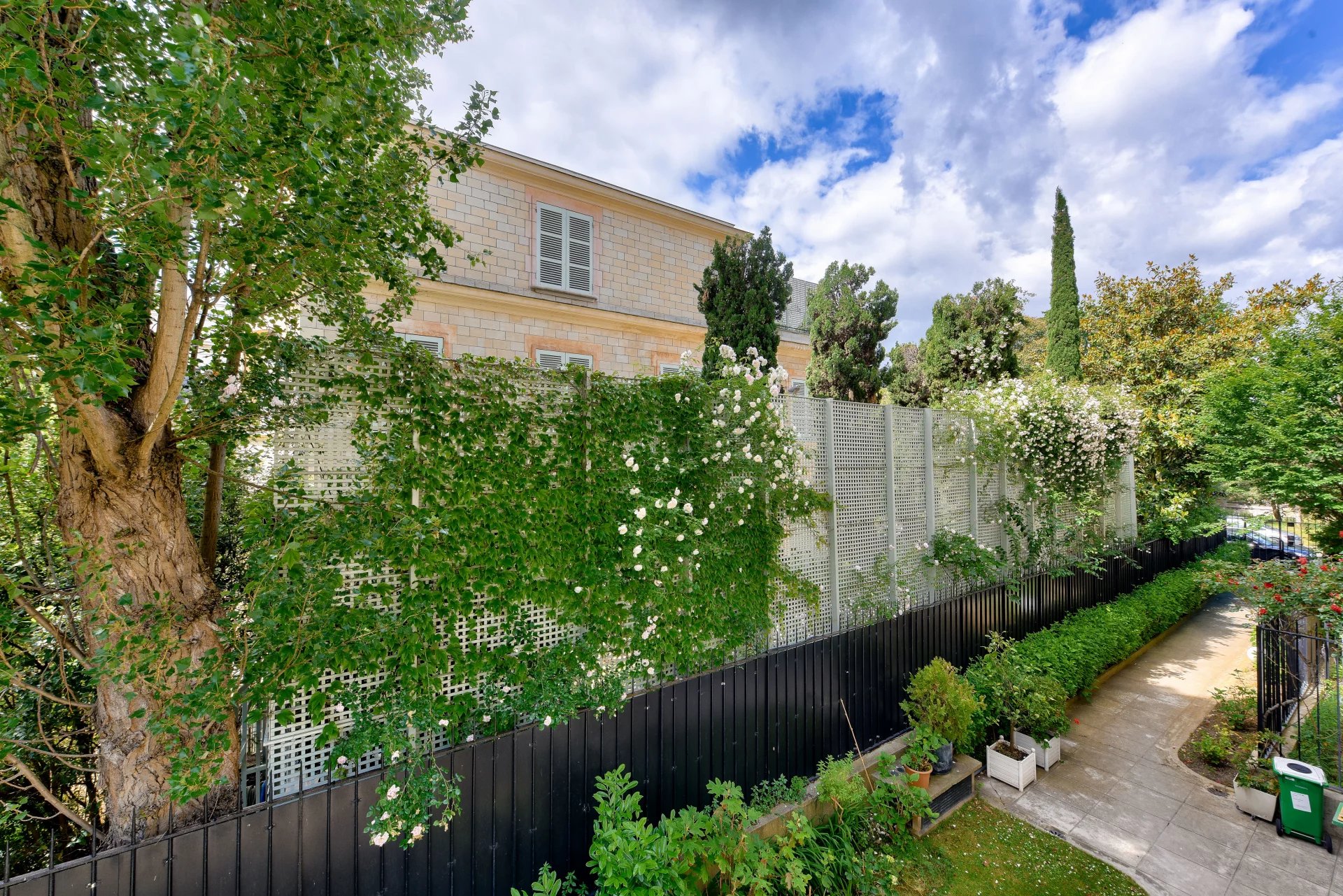 Sale Apartment Paris 16th