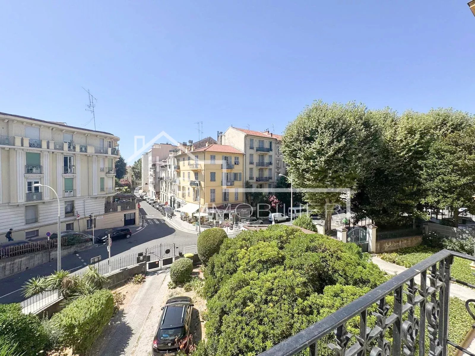 Agence immobilière de 