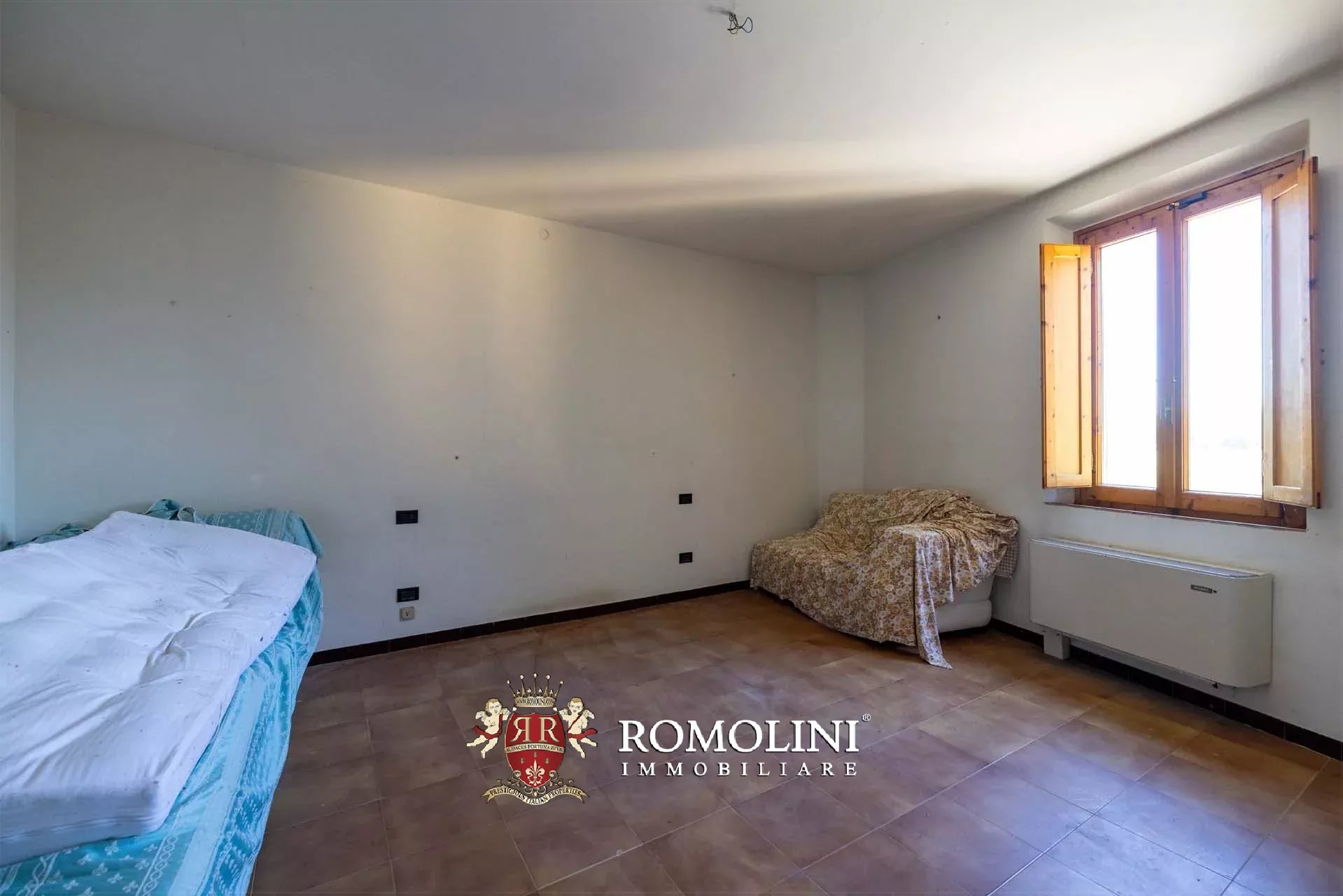 8 Bedroom Villa/Townhouse's Image 41