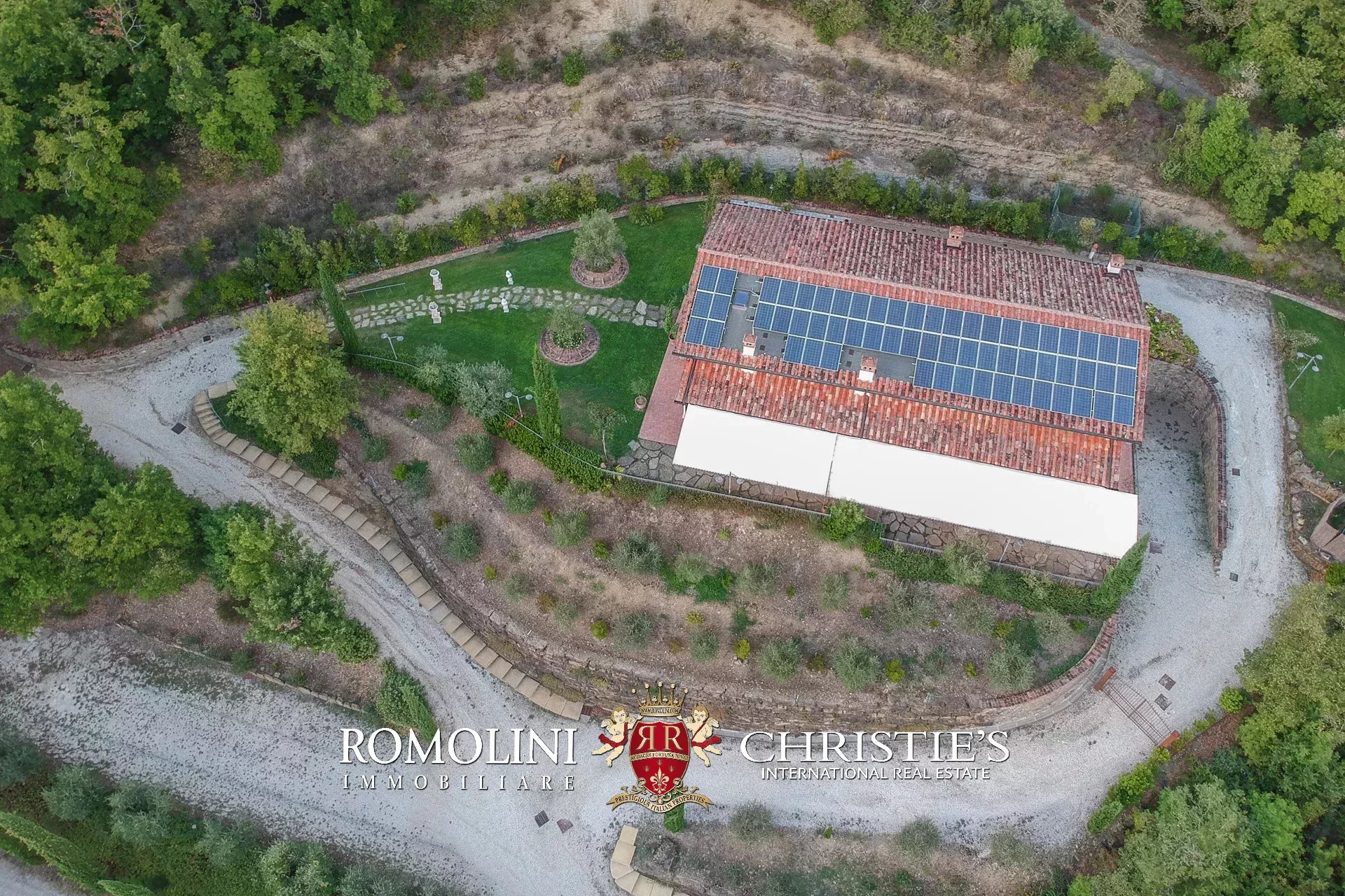 6 Bedroom Villa/Townhouse's Image 7