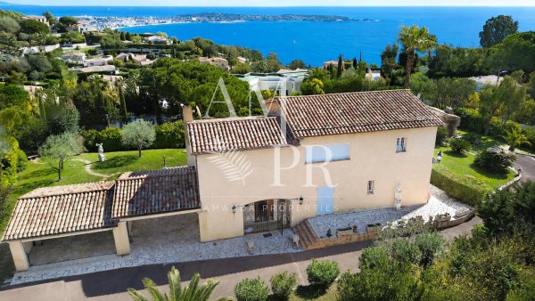 SOLE AGENT- HIGH-POTENTIAL SEA VIEW - FLAT GARDEN — photo 6