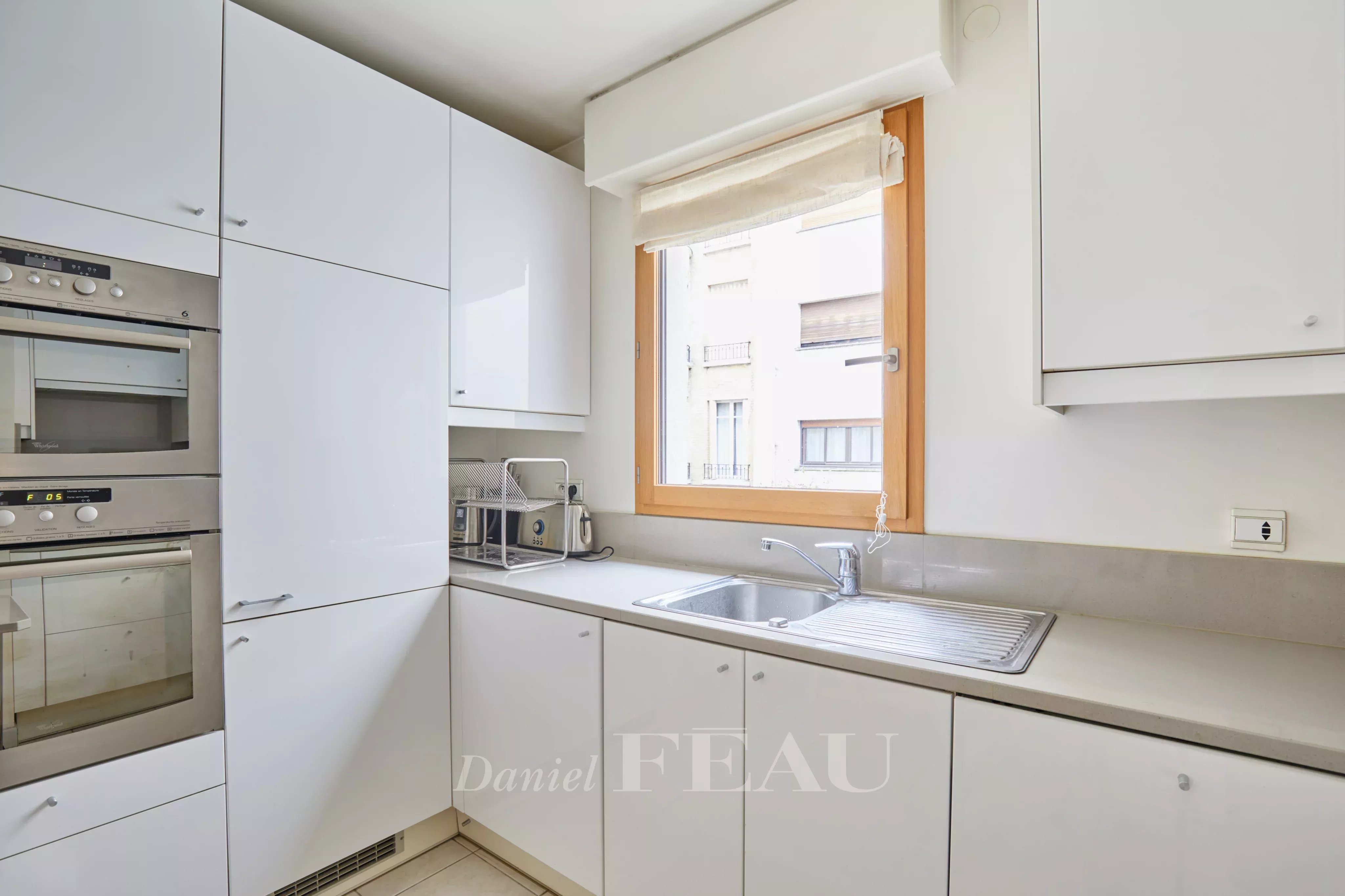 Cuisine équipée avec espace repas, possibilité cuisine américaine