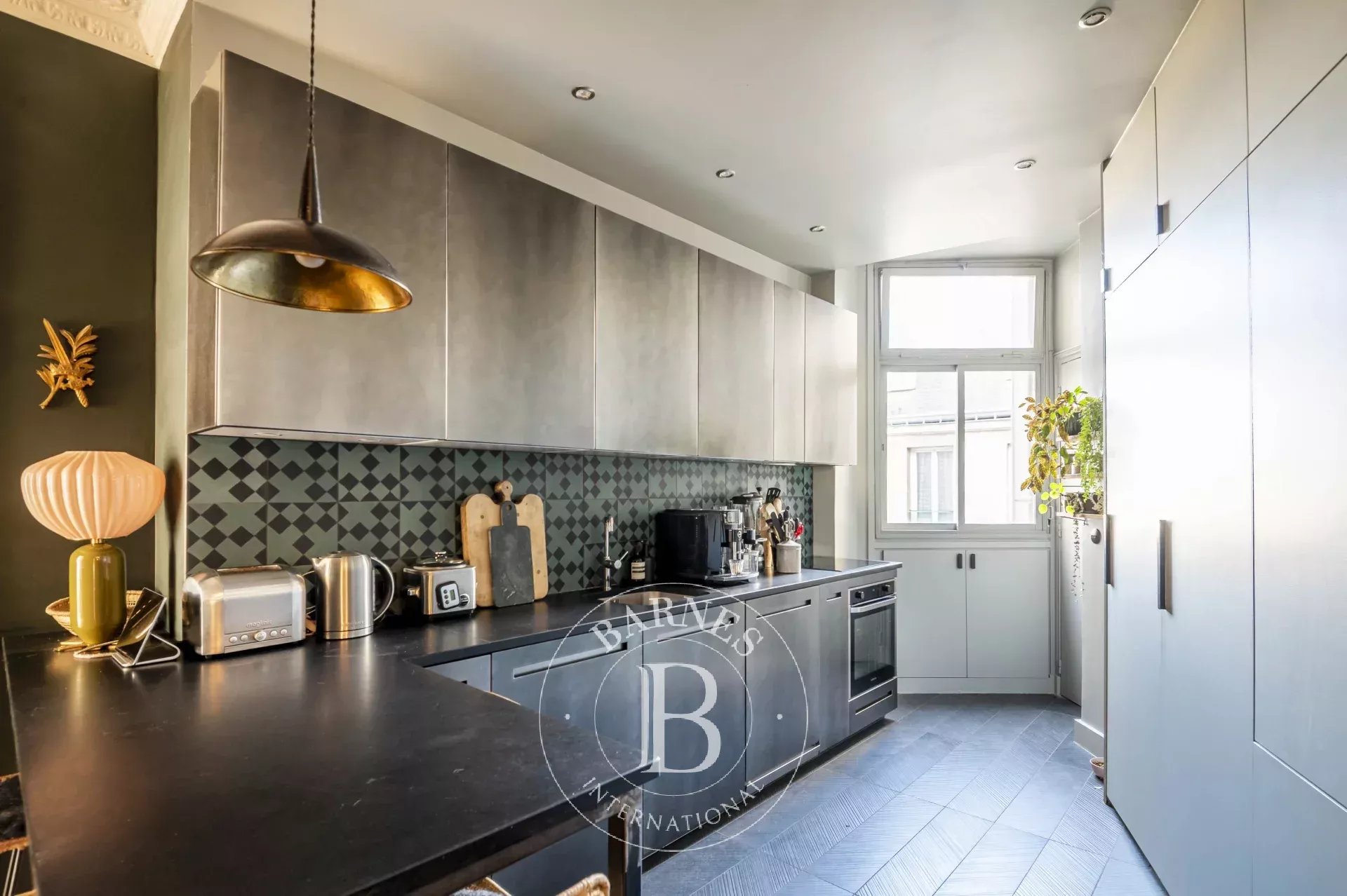 Neuilly - Roule - Pasteur - Old-build 3-bedroom apartment - Large studio - Maid's room - picture 14