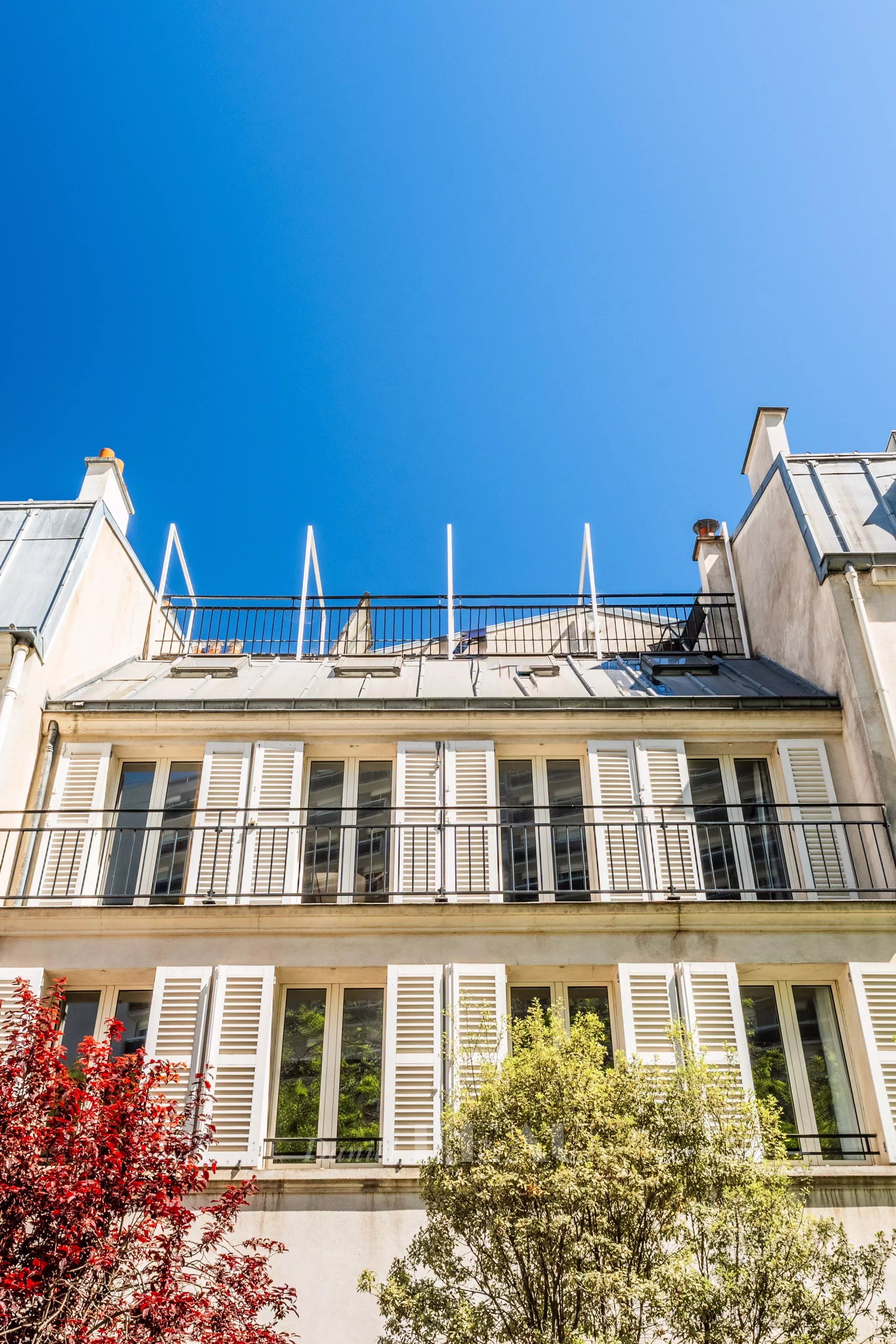 Paris 14th District –  A delightful 3-bed Town House with a roof terrace