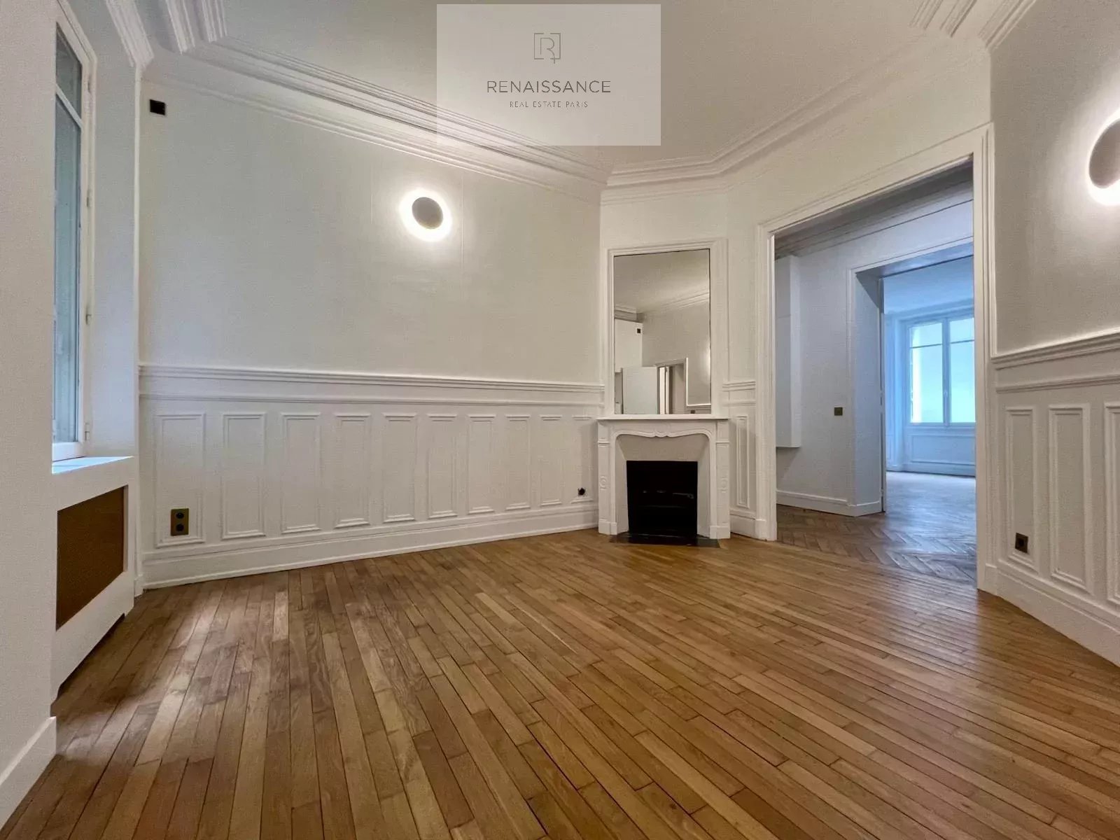 Paris 8e Triangle d'Or RDC 3/4 Pièces