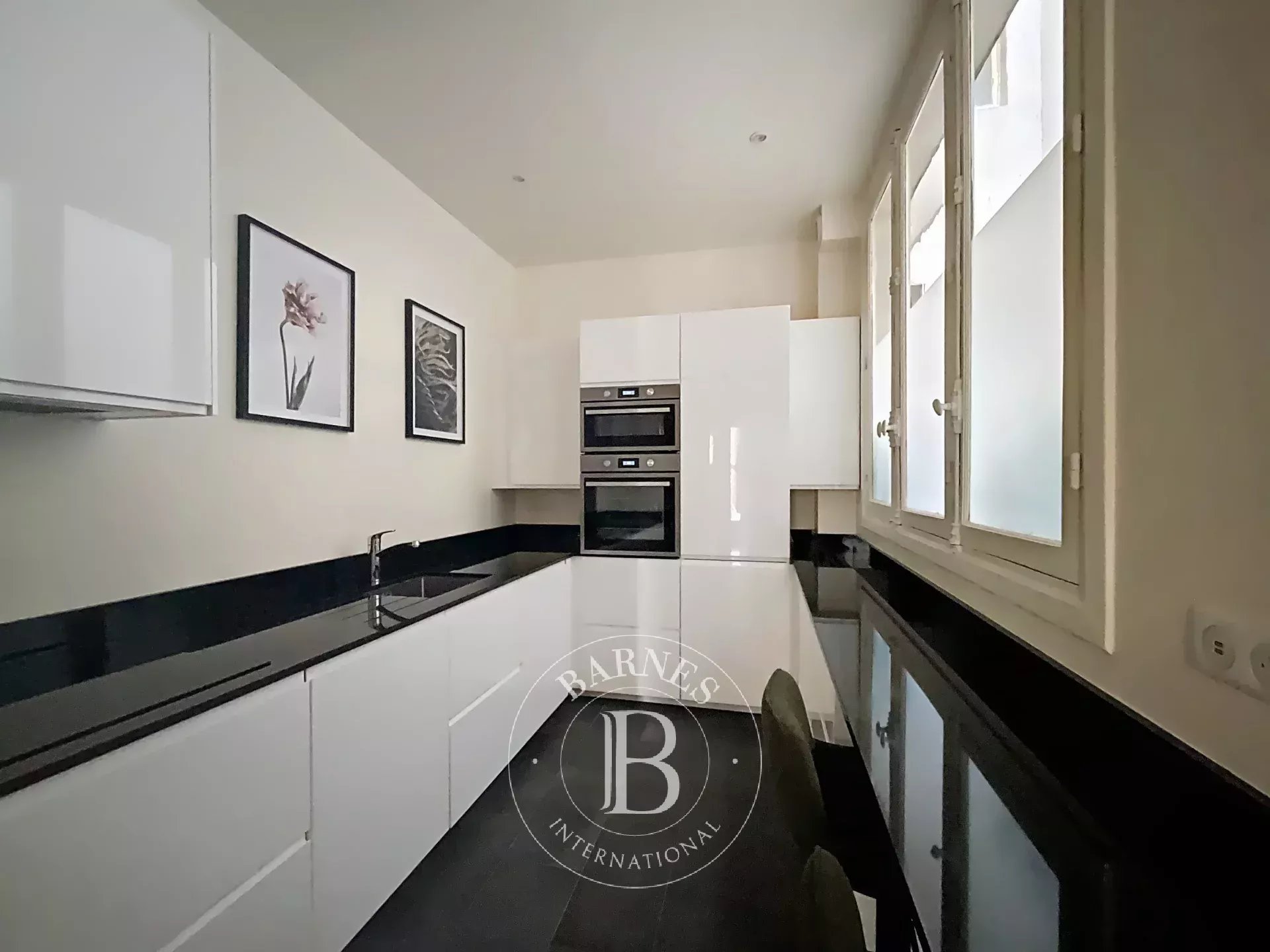 Daire Paris 8ème - picture 4