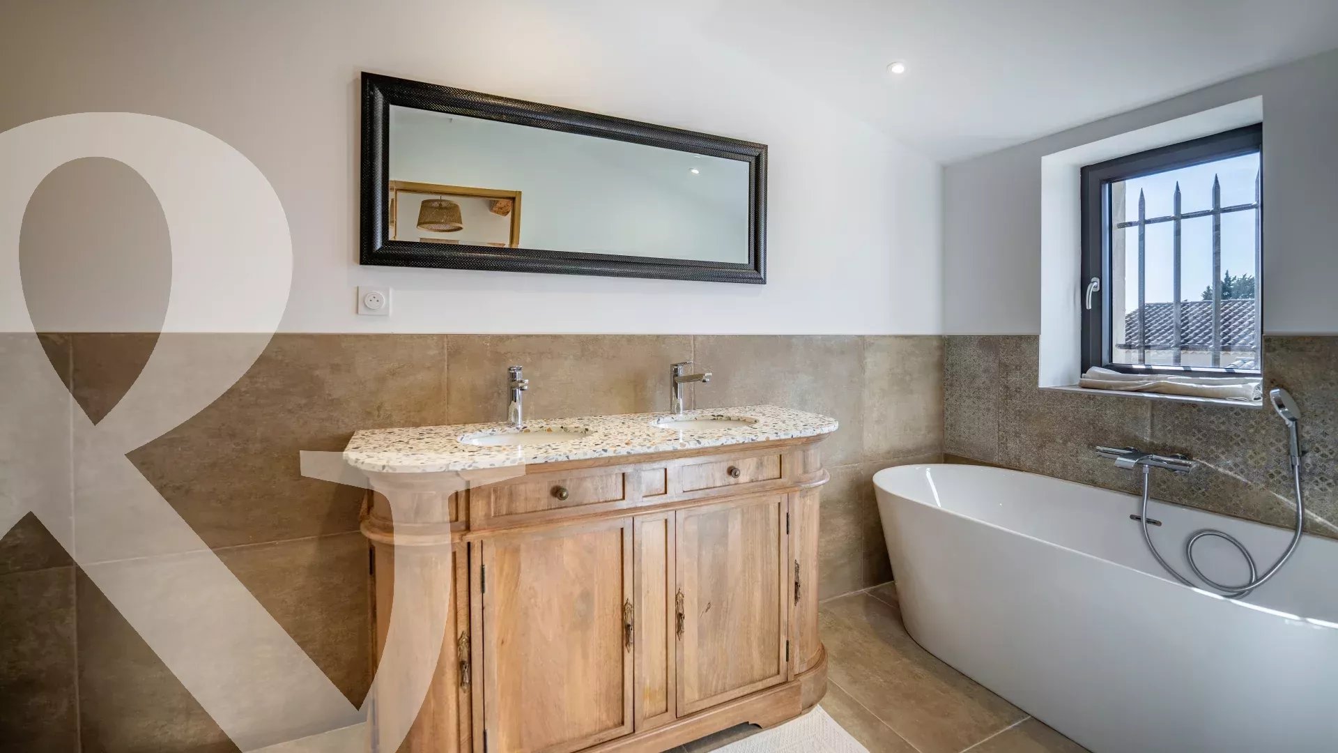 SOMPTEUSE MAISON NEUVE