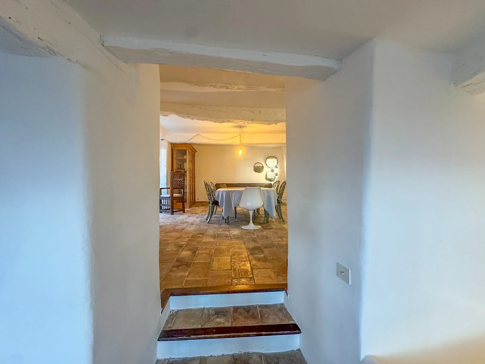 Charmante maison de village vue mer panoramique à Chateauneuf -Grasse. Un véritable rêve!