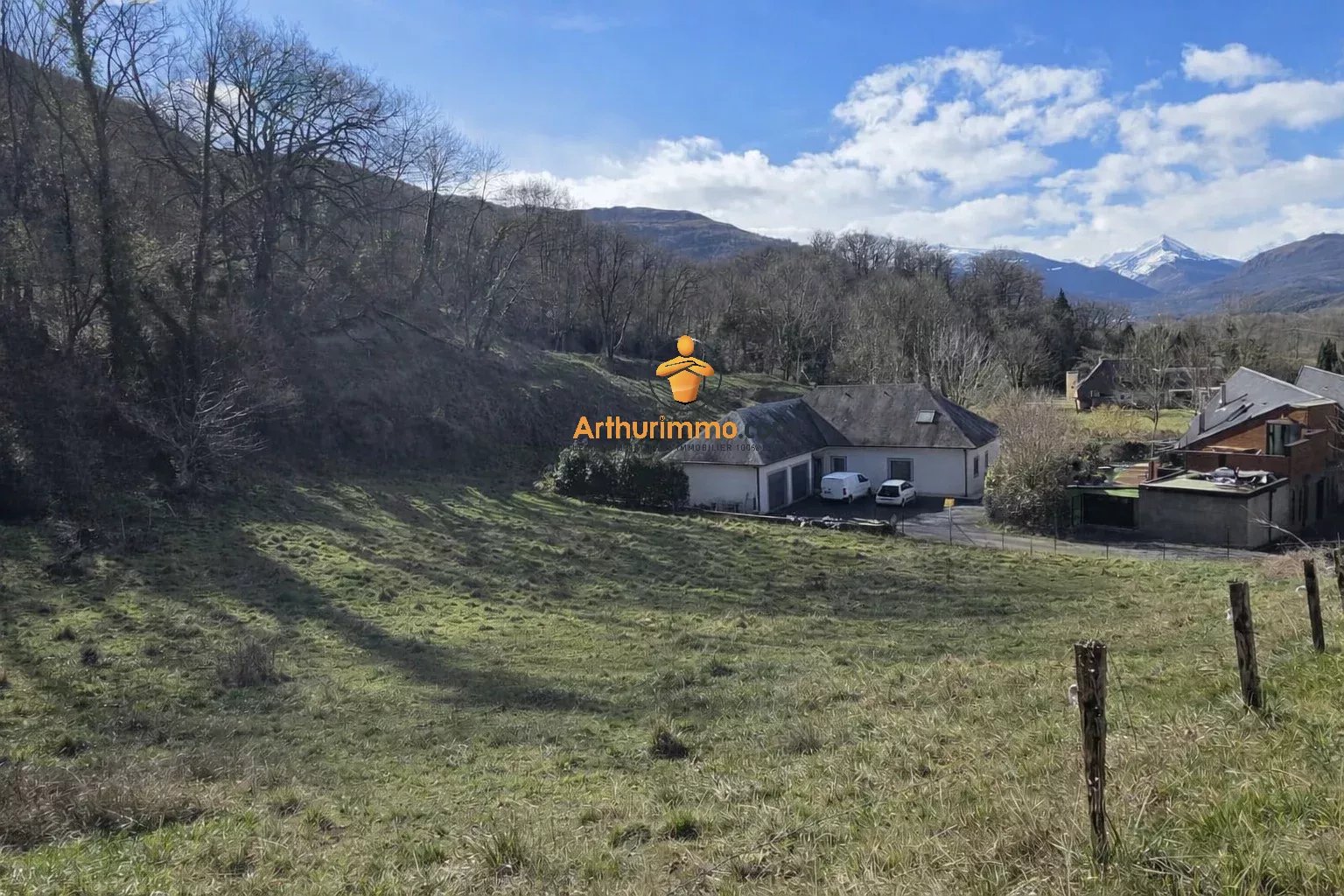 Terrain constructible à Ger de 1999 m²