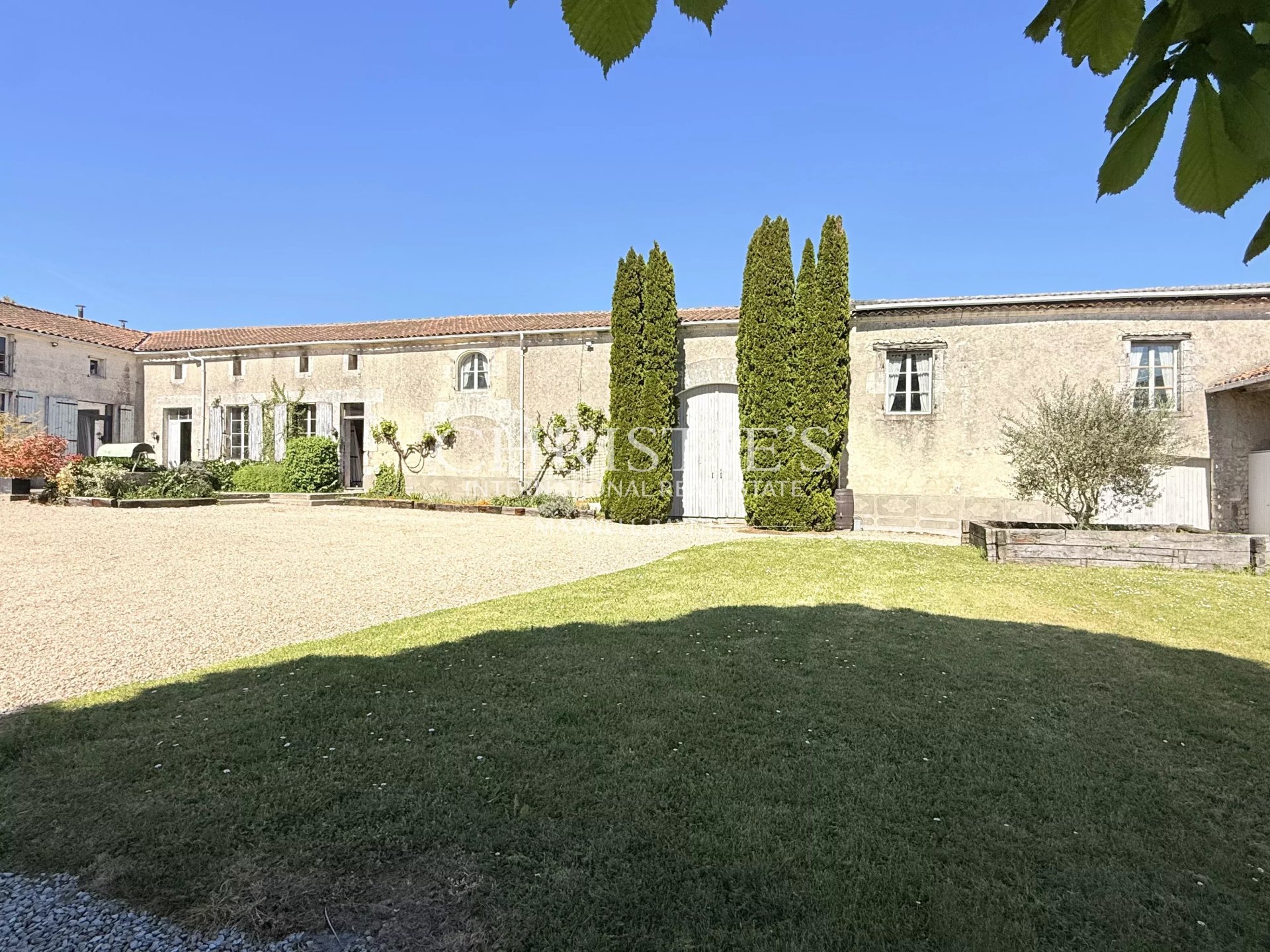 11 Bedroom Villa/Townhouse's Image 39